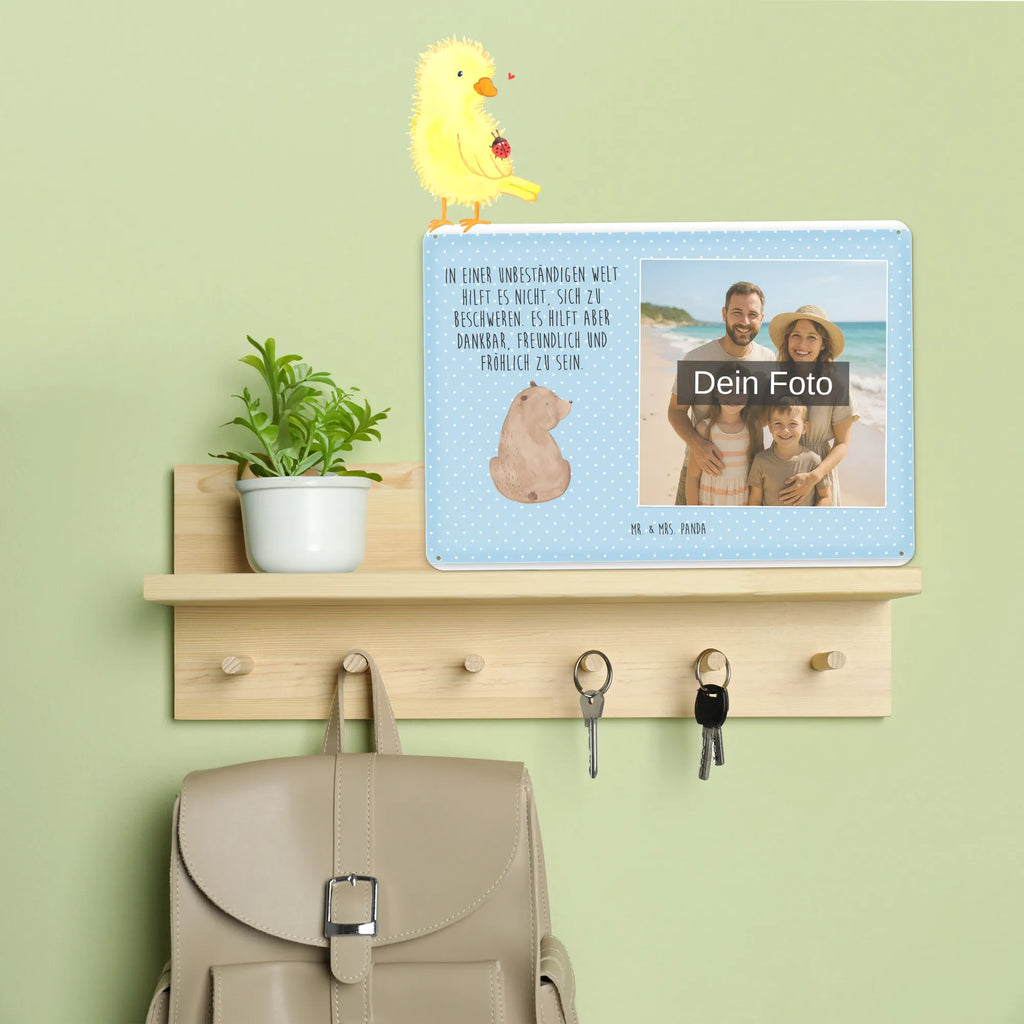 Spersonalizowany metalowy szyld ze zdjęciem niedźwiedź spojrzenie przez ramię Blechschild Für Frauen Mit Bild, Blechschild Für Freunde Mit Wunschfoto, Lustiges Blechschild Mit Foto, Blechschild Handgemacht Mit Foto, Blechschild Mit Bild Und Namen, Blechschild Mit Wunschfoto, Personalisierbares Blechschild Mit Foto, Nostalgieschild Mit Foto, Blechschild Mit Eigenem Bild, Blechschild Mit Fotodruck, Blechschild Zum Hinstellen Mit Bild, Metallschild Mit Foto, Blechschild Für Männer Mit Foto, Design Blechschild Mit Bild, Blechschild Mit Foto, Wandschild Mit Foto, Personalisierte Wanddeko Aus Metall Mit Foto, Foto-Blechschild Für Zuhause, Spruchschild Mit Foto, Retro Blechschild Mit Bild, Blechschild Für Garten Mit Foto, Türschild Mit Bild, Dekoschild Metall Mit Foto, Vintage Blechschild Mit Wunschfoto, Blechschild Zum Aufhängen Mit Foto, Blechschild Wohnzimmer Mit Bild, Blechschild Küche Mit Foto, Blechschild Für Balkon Mit Wunschbild, Blechschild Als Geschenk Mit Bild, Metallschild Mit Wunschfoto, Bär, Teddy, Teddybär, Weisheit, Bärenliebe, Weltansicht, Motivation, Bären, Selbstachtung