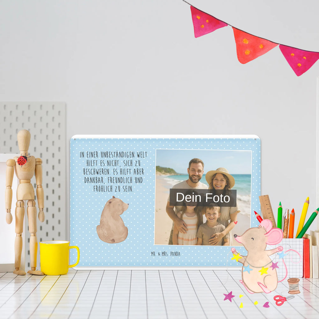 Spersonalizowany metalowy szyld ze zdjęciem niedźwiedź spojrzenie przez ramię Blechschild Für Frauen Mit Bild, Blechschild Für Freunde Mit Wunschfoto, Lustiges Blechschild Mit Foto, Blechschild Handgemacht Mit Foto, Blechschild Mit Bild Und Namen, Blechschild Mit Wunschfoto, Personalisierbares Blechschild Mit Foto, Nostalgieschild Mit Foto, Blechschild Mit Eigenem Bild, Blechschild Mit Fotodruck, Blechschild Zum Hinstellen Mit Bild, Metallschild Mit Foto, Blechschild Für Männer Mit Foto, Design Blechschild Mit Bild, Blechschild Mit Foto, Wandschild Mit Foto, Personalisierte Wanddeko Aus Metall Mit Foto, Foto-Blechschild Für Zuhause, Spruchschild Mit Foto, Retro Blechschild Mit Bild, Blechschild Für Garten Mit Foto, Türschild Mit Bild, Dekoschild Metall Mit Foto, Vintage Blechschild Mit Wunschfoto, Blechschild Zum Aufhängen Mit Foto, Blechschild Wohnzimmer Mit Bild, Blechschild Küche Mit Foto, Blechschild Für Balkon Mit Wunschbild, Blechschild Als Geschenk Mit Bild, Metallschild Mit Wunschfoto, Bär, Teddy, Teddybär, Weisheit, Bärenliebe, Weltansicht, Motivation, Bären, Selbstachtung