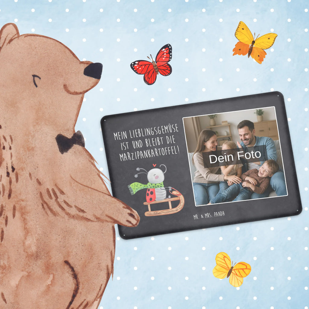 Personalized Photo Metal Sign Smörle sledding Blechschild Mit Wunschfoto, Blechschild Mit Bild Und Namen, Blechschild Zum Aufhängen Mit Foto, Wandschild Mit Foto, Nostalgieschild Mit Foto, Türschild Mit Bild, Blechschild Mit Eigenem Bild, Blechschild Als Geschenk Mit Bild, Blechschild Für Frauen Mit Bild, Spruchschild Mit Foto, Blechschild Mit Foto, Metallschild Mit Foto, Blechschild Für Garten Mit Foto, Blechschild Für Freunde Mit Wunschfoto, Blechschild Handgemacht Mit Foto, Metallschild Mit Wunschfoto, Vintage Blechschild Mit Wunschfoto, Retro Blechschild Mit Bild, Lustiges Blechschild Mit Foto, Blechschild Für Balkon Mit Wunschbild, Personalisierbares Blechschild Mit Foto, Foto-Blechschild Für Zuhause, Blechschild Wohnzimmer Mit Bild, Blechschild Mit Fotodruck, Blechschild Zum Hinstellen Mit Bild, Personalisierte Wanddeko Aus Metall Mit Foto, Blechschild Küche Mit Foto, Blechschild Für Männer Mit Foto, Dekoschild Metall Mit Foto, Design Blechschild Mit Bild, Winter, Weihnachten, Weihnachtsdeko, Nikolaus, Advent, Heiligabend, Wintermotiv, Schlittenfahren, Smörle, Marzipan