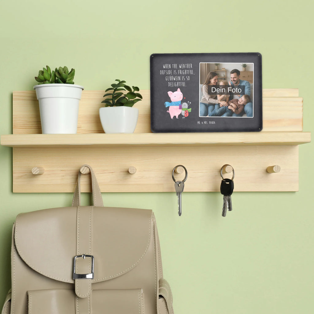 Personalisiertes Foto Blechschild Glühschwein Smörle Blechschild Zum Hinstellen Mit Bild, Retro Blechschild Mit Bild, Blechschild Handgemacht Mit Foto, Spruchschild Mit Foto, Blechschild Mit Fotodruck, Dekoschild Metall Mit Foto, Blechschild Mit Bild Und Namen, Lustiges Blechschild Mit Foto, Blechschild Küche Mit Foto, Wandschild Mit Foto, Design Blechschild Mit Bild, Nostalgieschild Mit Foto, Blechschild Mit Wunschfoto, Türschild Mit Bild, Blechschild Für Frauen Mit Bild, Blechschild Mit Eigenem Bild, Metallschild Mit Wunschfoto, Metallschild Mit Foto, Vintage Blechschild Mit Wunschfoto, Blechschild Für Freunde Mit Wunschfoto, Personalisierbares Blechschild Mit Foto, Blechschild Für Garten Mit Foto, Blechschild Für Männer Mit Foto, Personalisierte Wanddeko Aus Metall Mit Foto, Blechschild Mit Foto, Blechschild Als Geschenk Mit Bild, Blechschild Zum Aufhängen Mit Foto, Blechschild Wohnzimmer Mit Bild, Foto-Blechschild Für Zuhause, Blechschild Für Balkon Mit Wunschbild, Winter, Weihnachten, Weihnachtsdeko, Nikolaus, Advent, Heiligabend, Wintermotiv, Herzliches Marienkäfer Motiv, Kreatives Glühschwein Design, Winterlicher Glühwein Spruch, Romantische Geschenkidee Glühwein, Handgezeichnetes Glühschwein, Smörle der stolze Marienkäfer, Glühwein Liebhaber Geschenk, Marienkäfer in Winterkleidung, Süßer Marienkäfer gibt Geschenk, Glühwein ist köstlich Spruch