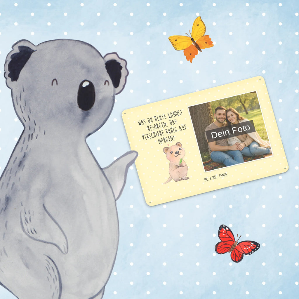 Spersonalizowany metalowy szyld ze zdjęciem Quokka Szczęśliwy Blechschild Für Männer Mit Foto, Blechschild Wohnzimmer Mit Bild, Blechschild Mit Wunschfoto, Blechschild Zum Hinstellen Mit Bild, Retro Blechschild Mit Bild, Blechschild Mit Eigenem Bild, Metallschild Mit Foto, Blechschild Mit Bild Und Namen, Blechschild Handgemacht Mit Foto, Metallschild Mit Wunschfoto, Spruchschild Mit Foto, Blechschild Für Frauen Mit Bild, Blechschild Für Freunde Mit Wunschfoto, Lustiges Blechschild Mit Foto, Blechschild Für Balkon Mit Wunschbild, Vintage Blechschild Mit Wunschfoto, Personalisierbares Blechschild Mit Foto, Foto-Blechschild Für Zuhause, Design Blechschild Mit Bild, Blechschild Zum Aufhängen Mit Foto, Personalisierte Wanddeko Aus Metall Mit Foto, Blechschild Als Geschenk Mit Bild, Blechschild Küche Mit Foto, Wandschild Mit Foto, Türschild Mit Bild, Blechschild Mit Foto, Nostalgieschild Mit Foto, Blechschild Mit Fotodruck, Dekoschild Metall Mit Foto, Blechschild Für Garten Mit Foto, Tiermotive, Gute Laune, lustige Sprüche, Tiere, Aufschieberitis, Dinge erledigen, Niedliches Tier, Quokka, Verschieben, Lustiger Spruch