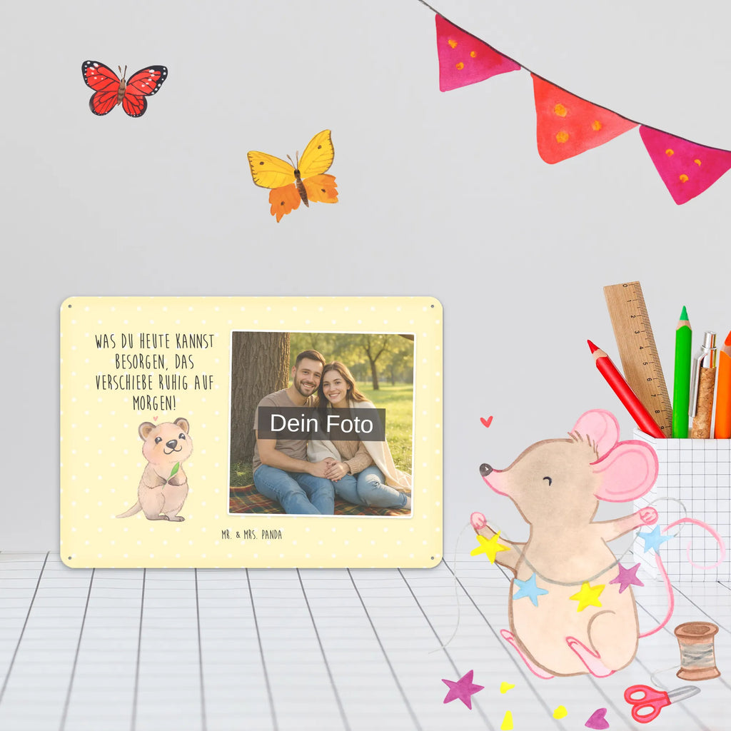 Spersonalizowany metalowy szyld ze zdjęciem Quokka Szczęśliwy Blechschild Für Männer Mit Foto, Blechschild Wohnzimmer Mit Bild, Blechschild Mit Wunschfoto, Blechschild Zum Hinstellen Mit Bild, Retro Blechschild Mit Bild, Blechschild Mit Eigenem Bild, Metallschild Mit Foto, Blechschild Mit Bild Und Namen, Blechschild Handgemacht Mit Foto, Metallschild Mit Wunschfoto, Spruchschild Mit Foto, Blechschild Für Frauen Mit Bild, Blechschild Für Freunde Mit Wunschfoto, Lustiges Blechschild Mit Foto, Blechschild Für Balkon Mit Wunschbild, Vintage Blechschild Mit Wunschfoto, Personalisierbares Blechschild Mit Foto, Foto-Blechschild Für Zuhause, Design Blechschild Mit Bild, Blechschild Zum Aufhängen Mit Foto, Personalisierte Wanddeko Aus Metall Mit Foto, Blechschild Als Geschenk Mit Bild, Blechschild Küche Mit Foto, Wandschild Mit Foto, Türschild Mit Bild, Blechschild Mit Foto, Nostalgieschild Mit Foto, Blechschild Mit Fotodruck, Dekoschild Metall Mit Foto, Blechschild Für Garten Mit Foto, Tiermotive, Gute Laune, lustige Sprüche, Tiere, Aufschieberitis, Dinge erledigen, Niedliches Tier, Quokka, Verschieben, Lustiger Spruch