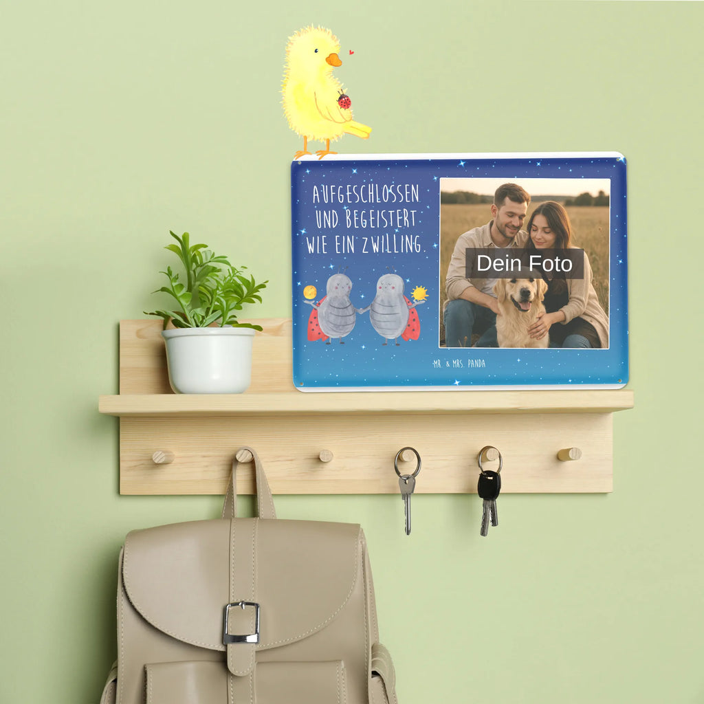 Personalized Photo Metal Sign Star sign twin Vintage Blechschild Mit Wunschfoto, Blechschild Handgemacht Mit Foto, Metallschild Mit Foto, Blechschild Wohnzimmer Mit Bild, Blechschild Mit Wunschfoto, Design Blechschild Mit Bild, Blechschild Zum Hinstellen Mit Bild, Spruchschild Mit Foto, Metallschild Mit Wunschfoto, Blechschild Für Männer Mit Foto, Wandschild Mit Foto, Lustiges Blechschild Mit Foto, Personalisierte Wanddeko Aus Metall Mit Foto, Personalisierbares Blechschild Mit Foto, Blechschild Für Freunde Mit Wunschfoto, Blechschild Für Balkon Mit Wunschbild, Blechschild Mit Foto, Foto-Blechschild Für Zuhause, Blechschild Mit Eigenem Bild, Blechschild Als Geschenk Mit Bild, Retro Blechschild Mit Bild, Türschild Mit Bild, Blechschild Für Garten Mit Foto, Blechschild Küche Mit Foto, Blechschild Mit Bild Und Namen, Nostalgieschild Mit Foto, Blechschild Für Frauen Mit Bild, Blechschild Zum Aufhängen Mit Foto, Blechschild Mit Fotodruck, Dekoschild Metall Mit Foto, Tierkreiszeichen, Sternzeichen, Horoskop, Astrologie, Aszendent, Glückskäfer, Zwillinge, Geschenk Juni, Zwilling Sternzeichen, Zwillingsbruder, Zwillingsschwester, Marienkäfer, Geschenk Mai, Zwilling Geschenk, Geburtstag Mai