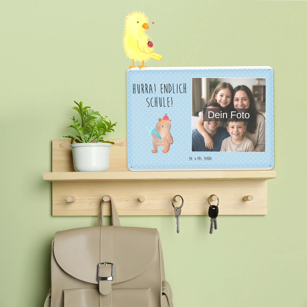 Spersonalizowany metalowy szyld ze zdjęciem Niedźwiedź Torebka szkolna Blechschild Wohnzimmer Mit Bild, Blechschild Zum Hinstellen Mit Bild, Blechschild Mit Wunschfoto, Personalisierbares Blechschild Mit Foto, Türschild Mit Bild, Dekoschild Metall Mit Foto, Blechschild Küche Mit Foto, Blechschild Mit Foto, Lustiges Blechschild Mit Foto, Vintage Blechschild Mit Wunschfoto, Blechschild Zum Aufhängen Mit Foto, Blechschild Für Garten Mit Foto, Metallschild Mit Foto, Blechschild Für Freunde Mit Wunschfoto, Metallschild Mit Wunschfoto, Retro Blechschild Mit Bild, Spruchschild Mit Foto, Blechschild Mit Fotodruck, Foto-Blechschild Für Zuhause, Blechschild Handgemacht Mit Foto, Nostalgieschild Mit Foto, Blechschild Für Männer Mit Foto, Personalisierte Wanddeko Aus Metall Mit Foto, Blechschild Für Balkon Mit Wunschbild, Blechschild Mit Eigenem Bild, Blechschild Als Geschenk Mit Bild, Blechschild Mit Bild Und Namen, Blechschild Für Frauen Mit Bild, Design Blechschild Mit Bild, Wandschild Mit Foto, Bär, Teddy, Teddybär, Grundschule, Einschulung Geschenk, Bär Motiv, Schule Geschenk, Schultüte, Schulbeginn, Schulanfang, Erster Schultag Geschenk
