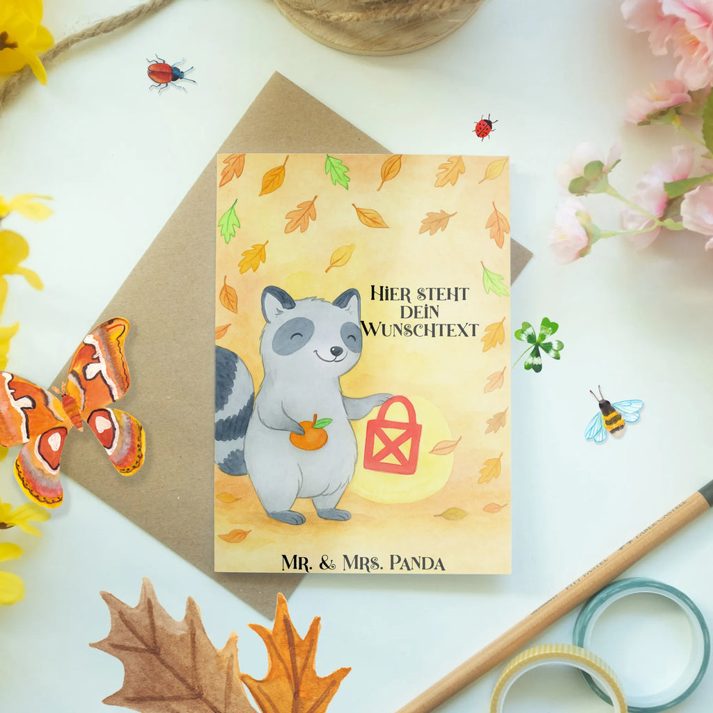 Personalisierte Grußkarte Waschbär Laterne Design Personalisierte Einladungskarte, Grußkarten personalisiert, Personalisierte Karte, Personalisierte Geburtstagskarte, Personalisierte Glückwunschkarte, Grußkarte als Geldgeschenk, Personalisierte Hochzeitskarte, Personalisierte Grußkarte, Personalisiertere Klappkarte, Grußkarte selbst gestalten, Grußkarte selber drucken, Grußkarte mit persönlichen Nachrichten, Grußkarte mit Namen, Halloween, Deko, Martinssingen, Dekoration, Geschenke, Schenken, Halloween Deko, Trick or Treat, Laterne, Herbst, Waschbär, Süßes sonst gibt's saures