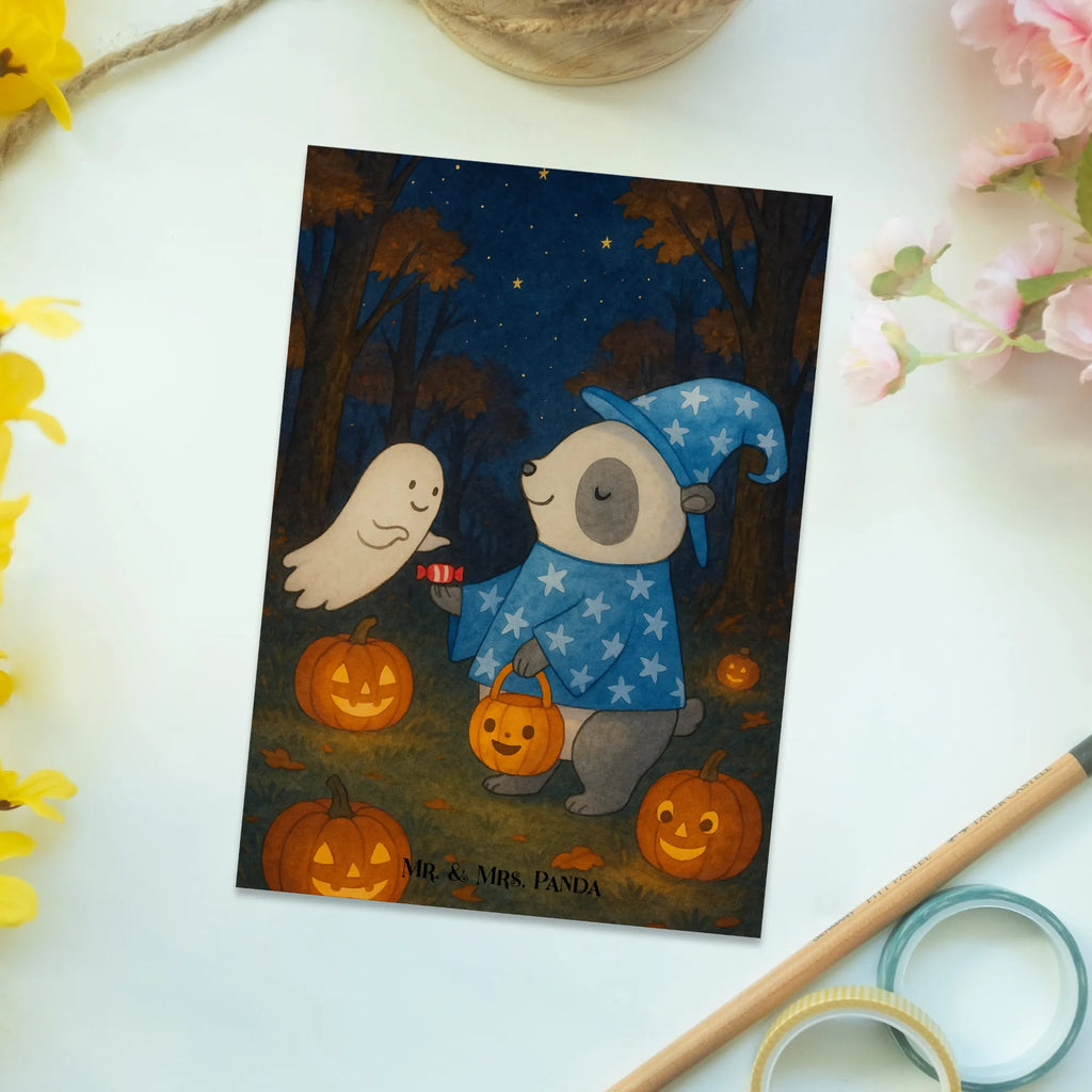 Postkarte Panda Zauberer Design Karte, Einladungskarte, Einladung, Grußkarte, Postkarte, Ansichtskarte, Ansichtskarten, Einladung Geburtstag, Geburtstagskarte, Einladungskarten Geburtstag, Dankeskarte, Geschenkkarte, Halloween, Deko, Martinssingen, Dekoration, Geschenke, Schenken, Gespenst, Süßes sonst gibt's saures, Trick or Treat, Zauberer, Panda, Halloween Deko