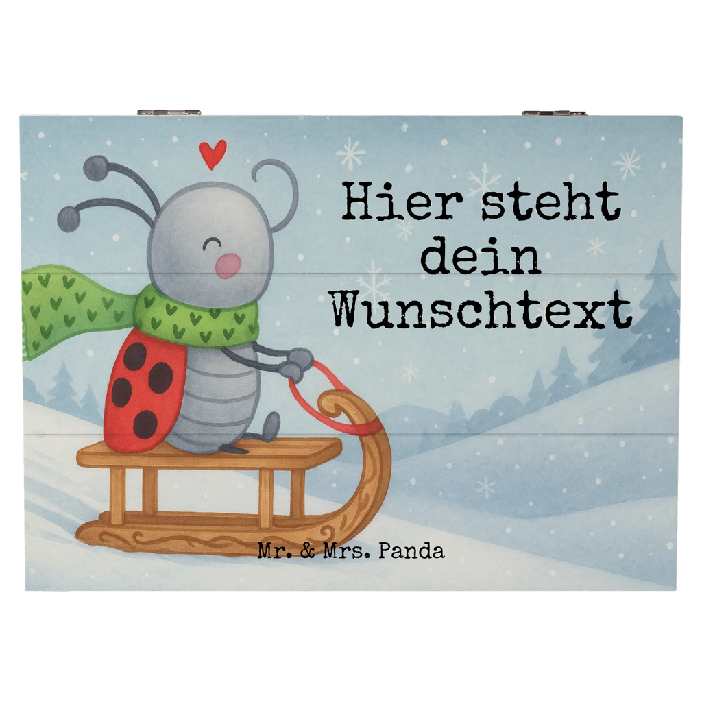 Personalisierte Holzkiste Smörle Rodeln Design Erinnerungsbox mit Namen, Holzkiste Personalisiert, mit Namen, Erinnerungskiste Personalisiert, Schatzkiste Personalisiert, Geschenkbox personalisiert, Dekokiste Personalisiert, Erinnerungsbox Personalisiert, Dekokiste mit Namen, GEschenkdose personalisiert, Truhe mit Namen, Schatulle mit Namen, Erinnerungskiste, Holzkiste mit Namen, Schatzkiste mit Namen, Aufbewahrungsbox Personalisiert, Aufbewahrungsbox mit Namen, Truhe Personalisiert, Schatulle Personalisiert, Kiste mit Namen, Kiste Personalisiert, Winter, Weihnachten, Weihnachtsdeko, Nikolaus, Advent, Heiligabend, Wintermotiv, Marzipan, Schlittenfahren, Smörle