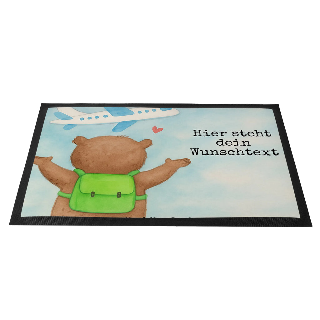 Personalisierte Fußmatte Bär Flugzeug Design Türvorleger personalisiert, Fußmatte bedrucken, Namensfussmatte, Bedrucken, Personalisierte Fußmatte, Fußmatte mit Namen, Haustürmatte personalisiert, Personalisiert, Personalisieruung, Wunschnamen, Türvorleger mit Namen, Liebe, Partner, Freund, Freundin, Ehemann, Ehefrau, Heiraten, Verlobung, Heiratsantrag, Liebesgeschenk, Jahrestag, Hocheitstag, für Ehemann, Hochzeitstag, für Männer, Geschenk für Partner, Valentinstag, Geschenk für Frauen, Geschenk für Freundin, Liebesbeweis, Mitbringsel