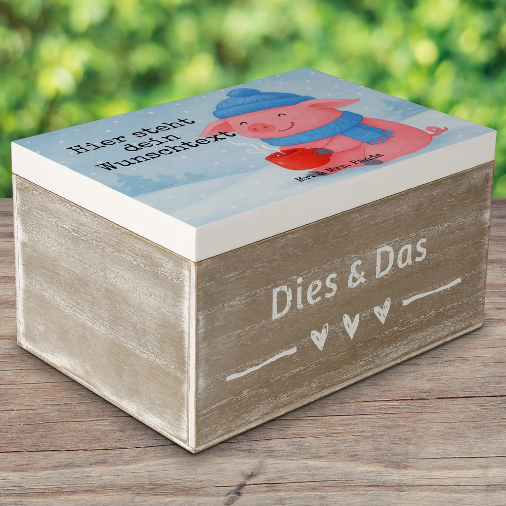 Personalisierte Holzkiste Schweinchen Glühwein Design Erinnerungsbox Personalisiert, Dekokiste Personalisiert, mit Namen, Erinnerungskiste Personalisiert, Dekokiste mit Namen, Schatzkiste mit Namen, GEschenkdose personalisiert, Aufbewahrungsbox Personalisiert, Schatulle Personalisiert, Holzkiste Personalisiert, Aufbewahrungsbox mit Namen, Holzkiste mit Namen, Truhe mit Namen, Schatulle mit Namen, Schatzkiste Personalisiert, Erinnerungskiste, Truhe Personalisiert, Kiste mit Namen, Kiste Personalisiert, Erinnerungsbox mit Namen, Geschenkbox personalisiert, Winter, Weihnachten, Weihnachtsdeko, Nikolaus, Advent, Heiligabend, Wintermotiv, Weihnachtsmarkt, Betrunken, Glühwein, Spruch