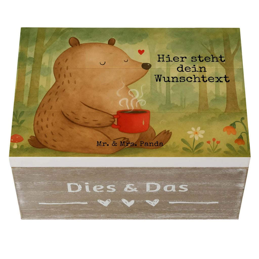 Personalisierte Holzkiste Bär Morgenkaffee Design Geschenkbox personalisiert, Kiste Personalisiert, Dekokiste mit Namen, Holzkiste Personalisiert, Truhe Personalisiert, Holzkiste mit Namen, mit Namen, Dekokiste Personalisiert, Erinnerungskiste Personalisiert, Aufbewahrungsbox mit Namen, Kiste mit Namen, Schatzkiste mit Namen, Erinnerungsbox Personalisiert, Schatzkiste Personalisiert, Truhe mit Namen, Aufbewahrungsbox Personalisiert, Erinnerungsbox mit Namen, Schatulle Personalisiert, Schatulle mit Namen, GEschenkdose personalisiert, Erinnerungskiste, Liebe, Partner, Freund, Freundin, Ehemann, Ehefrau, Heiraten, Verlobung, Heiratsantrag, Liebesgeschenk, Jahrestag, Hocheitstag, für Männer, Valentinstag, Mitbringsel, Hochzeitstag, Geschenk für Freundin, Geschenk für Frauen, Liebesbeweis, Geschenk für Partner, für Ehemann