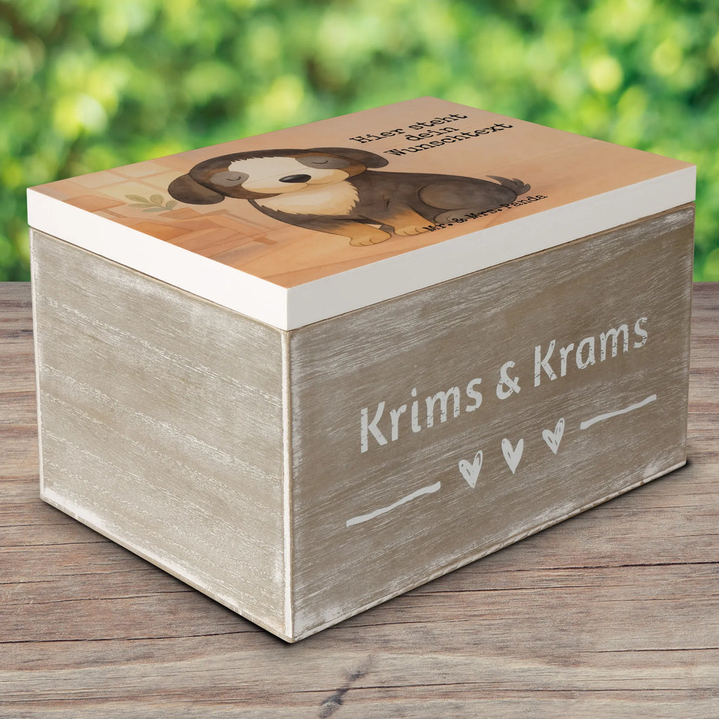 Personalisierte Holzkiste Hund Entspannen Design Schatzkiste mit Namen, Kiste Personalisiert, Schatzkiste Personalisiert, GEschenkdose personalisiert, Holzkiste Personalisiert, Holzkiste mit Namen, Kiste mit Namen, Erinnerungskiste, Aufbewahrungsbox mit Namen, Erinnerungskiste Personalisiert, Dekokiste Personalisiert, Truhe mit Namen, Geschenkbox personalisiert, Erinnerungsbox Personalisiert, Erinnerungsbox mit Namen, mit Namen, Schatulle Personalisiert, Aufbewahrungsbox Personalisiert, Schatulle mit Namen, Truhe Personalisiert, Dekokiste mit Namen, Hund, Hundemotiv, Haustier, Hunderasse, Tierliebhaber, Hundebesitzer, Sprüche, Hundeglück, Liebe, Hundeliebe, schwarzer Hund