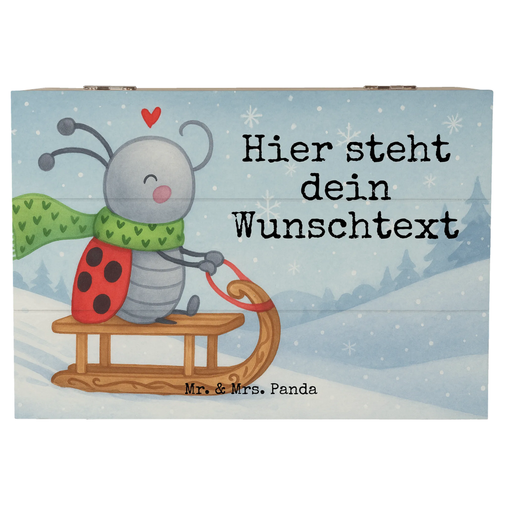 Personalisierte Holzkiste Smörle Rodeln Design Erinnerungsbox mit Namen, Holzkiste Personalisiert, mit Namen, Erinnerungskiste Personalisiert, Schatzkiste Personalisiert, Geschenkbox personalisiert, Dekokiste Personalisiert, Erinnerungsbox Personalisiert, Dekokiste mit Namen, GEschenkdose personalisiert, Truhe mit Namen, Schatulle mit Namen, Erinnerungskiste, Holzkiste mit Namen, Schatzkiste mit Namen, Aufbewahrungsbox Personalisiert, Aufbewahrungsbox mit Namen, Truhe Personalisiert, Schatulle Personalisiert, Kiste mit Namen, Kiste Personalisiert, Winter, Weihnachten, Weihnachtsdeko, Nikolaus, Advent, Heiligabend, Wintermotiv, Marzipan, Schlittenfahren, Smörle