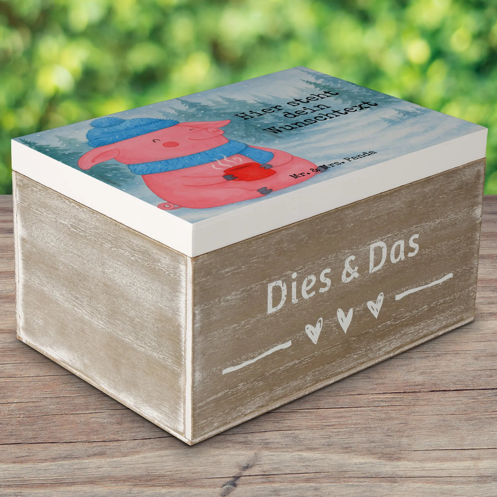 Personalisierte Holzkiste Schwein Glühwein Design Holzkiste mit Namen, Geschenkbox personalisiert, Dekokiste Personalisiert, Kiste mit Namen, Schatulle mit Namen, Erinnerungskiste, Dekokiste mit Namen, mit Namen, Aufbewahrungsbox Personalisiert, Erinnerungsbox Personalisiert, Schatulle Personalisiert, Erinnerungsbox mit Namen, Holzkiste Personalisiert, Schatzkiste mit Namen, Truhe Personalisiert, Aufbewahrungsbox mit Namen, Kiste Personalisiert, Erinnerungskiste Personalisiert, Schatzkiste Personalisiert, Truhe mit Namen, GEschenkdose personalisiert, Winter, Weihnachten, Weihnachtsdeko, Nikolaus, Advent, Heiligabend, Wintermotiv, Weihnachtsmarkt, Glühwein, Glühschwein, Punsch
