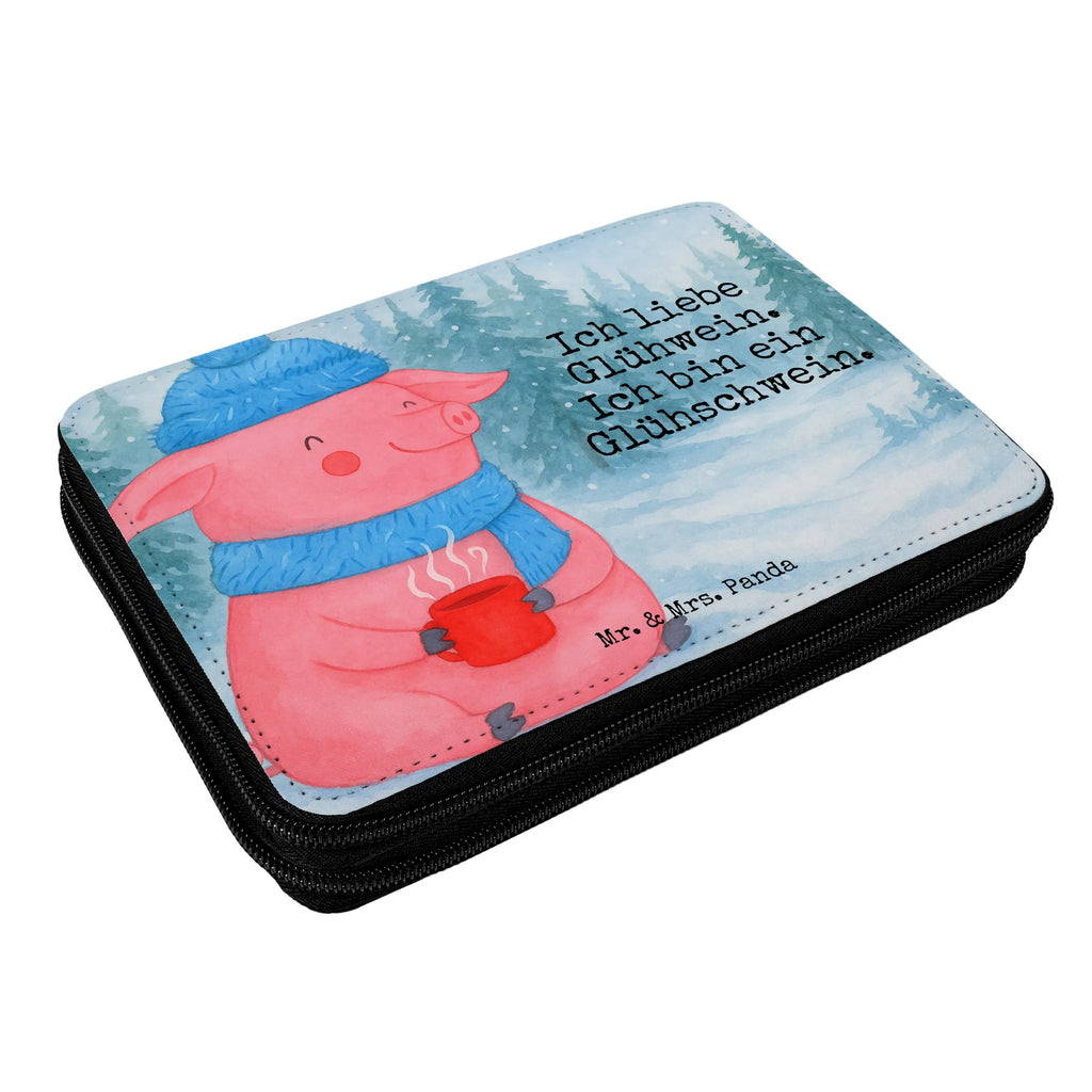 Federmappe Schwein Glühwein Design Federmappe, Stiftetasche, Stifte Etui, Schule, Einschulung, Geschenk, Kind, Schüler, Schülerin, Stifterolle, Federmäppchen, Motiv, Grundschule, Federmäppchen bedruckt, Büro Stifte Etui, Bestückte Federmappe, Kinder Federmappe, Federmappe Einschulung, Winter, Weihnachten, Weihnachtsdeko, Nikolaus, Advent, Heiligabend, Wintermotiv, Glühschwein, Glühwein, Weihnachtsmarkt, Punsch