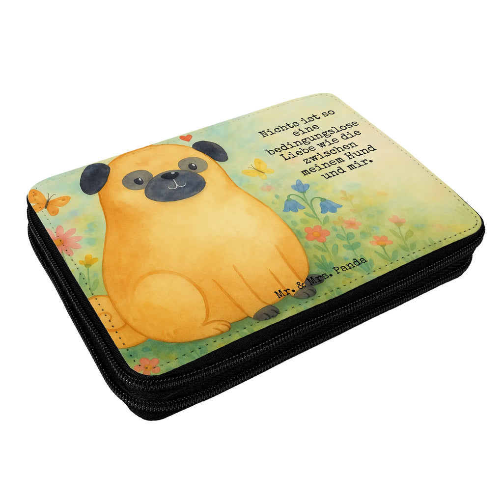 Federmappe Mops Design Federmappe, Stiftetasche, Stifte Etui, Schule, Einschulung, Geschenk, Kind, Schüler, Schülerin, Stifterolle, Federmäppchen, Motiv, Grundschule, Federmäppchen bedruckt, Büro Stifte Etui, Bestückte Federmappe, Kinder Federmappe, Federmappe Einschulung, Hund, Hundemotiv, Haustier, Hunderasse, Tierliebhaber, Hundebesitzer, Sprüche, Mops, Liebe, Hundeliebe