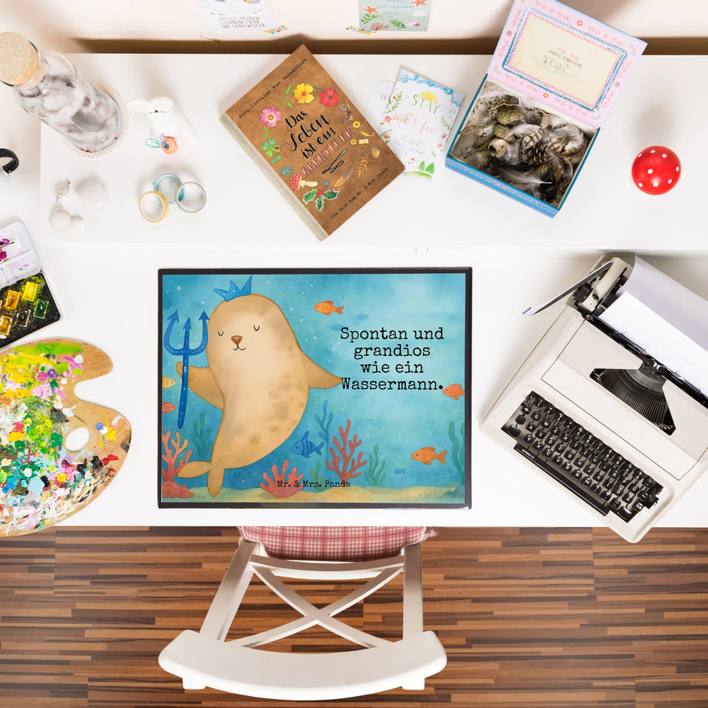 Schreibtischunterlage Sternzeichen Wassermann Design Schreibtischunterlage Groß, Bürobedarf, Schreibtisch Unterlagen, Schreibunterlage, Schreibtischauflage, Büroartikel, Schreibwaren, Tierkreiszeichen, Sternzeichen, Horoskop, Astrologie, Aszendent, Wassermann Sternzeichen, Meer Geschenk, Geburtstag Januar, Geburtstag Februar, Meermann, Nix, Wassermann Geschenk, Geschenk Januar, Geschenk Februar