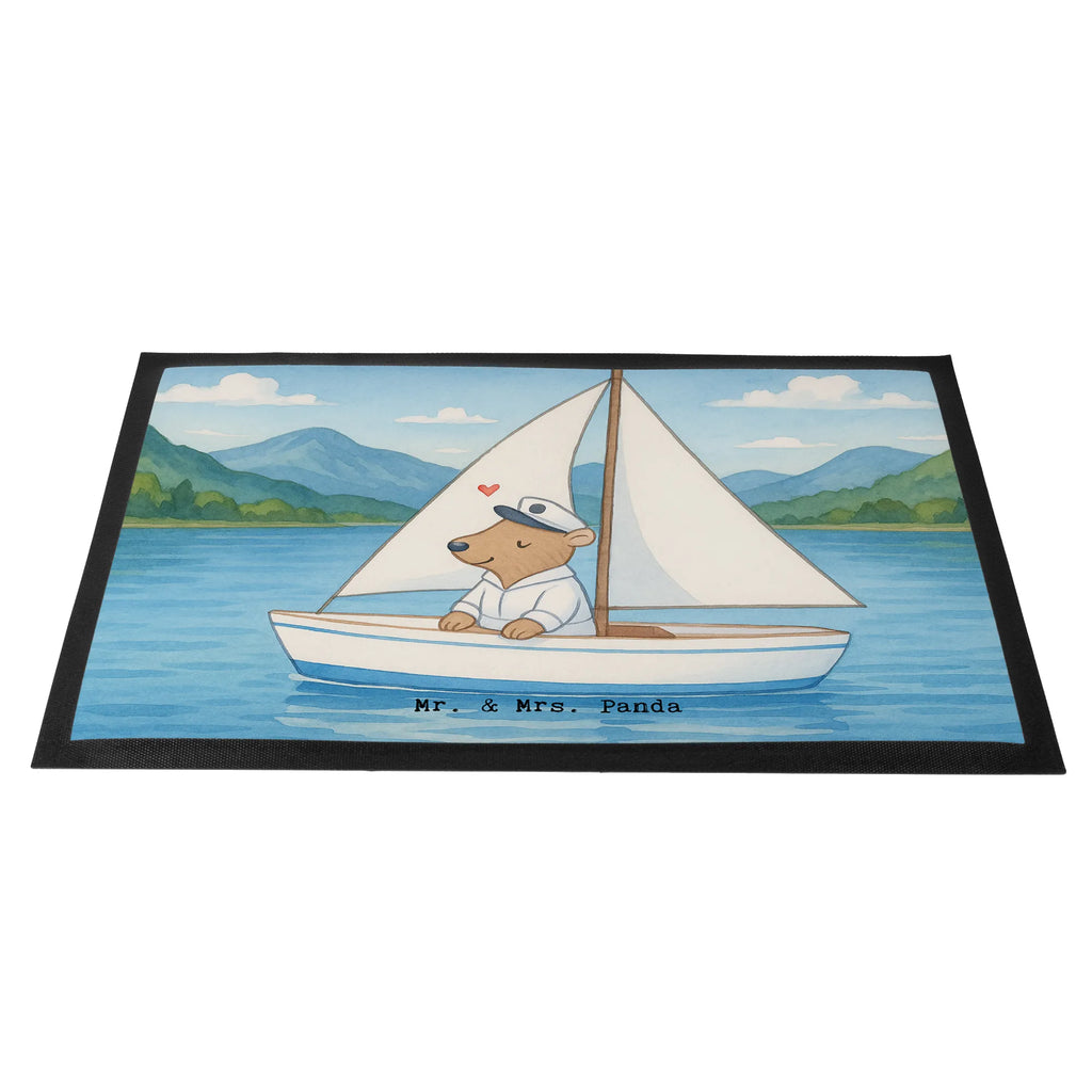 Fußmatte Bär Segeln Design Fußmatte außen, Fußmatte innen, Fußmatte außen wetterfest, Schmutzfangmatte waschbar, Gummi Matte, Schmutzfangteppich, Fußabtreter außen, Fussmatten, Schmutzmatte, Vorleger, Schmutzfänger, Fussmatten online, Motivfußmatte, Fußmatte waschbar, Fußabtreter, Gummimatte, Fußmatten, Haustürmatte, Matte, Eingangsteppich, Türvorleger, Fußmatte outdoor, Sauberlaufmatte, Schmutzfangmatte, Fußabstreifer, Fußabstreifer außen, Türmatte, Geschenk, Sport, Sportart, Hobby, Schenken, Danke, Dankeschön, Auszeichnung, Gewinn, Sportler, Segelboot, segeln, Yachtclub, Segelschule, Segeltörn
