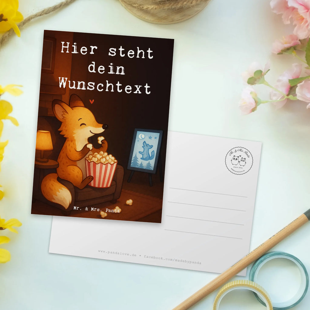 Personalisierte Postkarte Fuchs Filme gucken Design Karte mit Namen, Geschenkkarte mit Wunschtext, Ansichtskarte mit Namen, Grußkarte mit Wunschtext, Postkarte personalisierbar, Postkarte bedrucken, Geschenkkarte mit Namen, Grußkarte mit Namen, Postkarte mit Namen, Ansichtskarte mit Wunschtext, Einladung mit Wunschtext, Postkarte mit Wunschtext, Einladung mit Namen, Karte mit Wunschtext, Geschenk, Sport, Sportart, Hobby, Schenken, Danke, Dankeschön, Auszeichnung, Gewinn, Sportler, Filme gucken, TV, Filmabend, Fernsehen, Kino