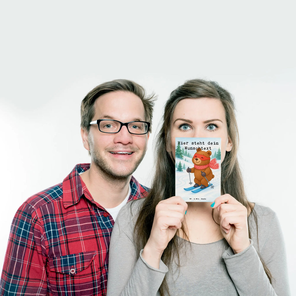 Personalisierte Postkarte Hase Skifahren Design Karte mit Namen, Geschenkkarte mit Namen, Karte mit Wunschtext, Ansichtskarte mit Namen, Postkarte mit Wunschtext, Grußkarte mit Namen, Einladung mit Wunschtext, Postkarte mit Namen, Postkarte personalisierbar, Einladung mit Namen, Postkarte bedrucken, Ansichtskarte mit Wunschtext, Geschenkkarte mit Wunschtext, Grußkarte mit Wunschtext, Geschenk, Sport, Sportart, Hobby, Schenken, Danke, Dankeschön, Auszeichnung, Gewinn, Sportler, Skifahren, Ski fahren, Skisport, Skirennen, Skiwettbewerb