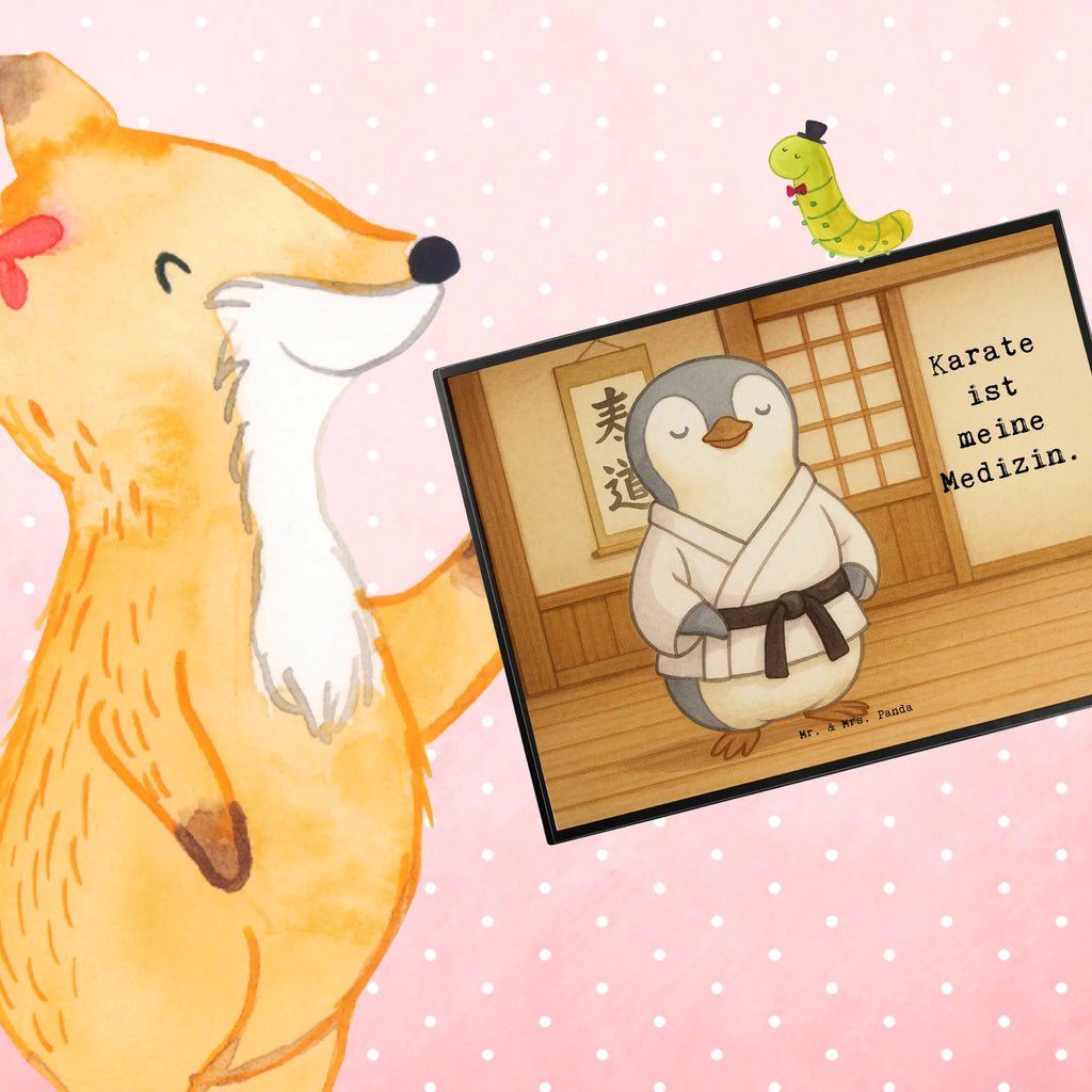 Schreibtischunterlage Pinguin Karate Design Büroartikel, Bürobedarf, Schreibunterlage, Schreibtischauflage, Schreibtisch Unterlagen, Schreibwaren, Schreibtischunterlage Groß, Geschenk, Sport, Sportart, Hobby, Schenken, Danke, Dankeschön, Auszeichnung, Gewinn, Sportler, Kampfsportart, Karate, Kampfkunst, Selbstverteidigung, Karate Verein