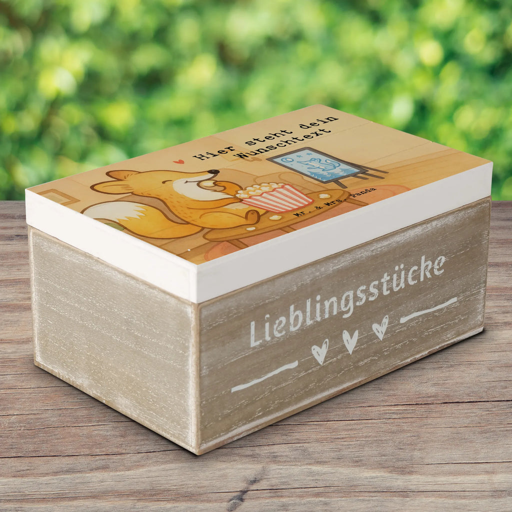 Personalisierte Holzkiste Fuchs Filme gucken Design Truhe mit Namen, Erinnerungsbox mit Namen, Aufbewahrungsbox Personalisiert, Schatzkiste mit Namen, Schatulle mit Namen, Holzkiste Personalisiert, Erinnerungsbox Personalisiert, Holzkiste mit Namen, Truhe Personalisiert, Dekokiste mit Namen, Dekokiste Personalisiert, GEschenkdose personalisiert, Kiste mit Namen, Erinnerungskiste Personalisiert, Erinnerungskiste, Kiste Personalisiert, Schatulle Personalisiert, Geschenkbox personalisiert, Aufbewahrungsbox mit Namen, Schatzkiste Personalisiert, mit Namen, Geschenk, Sport, Sportart, Hobby, Schenken, Danke, Dankeschön, Auszeichnung, Gewinn, Sportler, Filmabend, Filme gucken, Kino, Fernsehen, TV