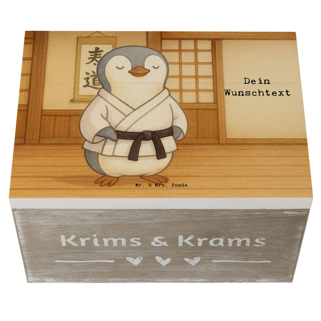 Personalisierte Holzkiste Pinguin Karate Design GEschenkdose personalisiert, Truhe Personalisiert, mit Namen, Erinnerungsbox mit Namen, Erinnerungsbox Personalisiert, Erinnerungskiste Personalisiert, Schatzkiste mit Namen, Dekokiste mit Namen, Holzkiste Personalisiert, Dekokiste Personalisiert, Kiste mit Namen, Erinnerungskiste, Schatulle Personalisiert, Geschenkbox personalisiert, Schatzkiste Personalisiert, Schatulle mit Namen, Kiste Personalisiert, Truhe mit Namen, Aufbewahrungsbox Personalisiert, Aufbewahrungsbox mit Namen, Holzkiste mit Namen, Geschenk, Sport, Sportart, Hobby, Schenken, Danke, Dankeschön, Auszeichnung, Gewinn, Sportler, Kampfkunst, Karate Verein, Selbstverteidigung, Kampfsportart, Karate