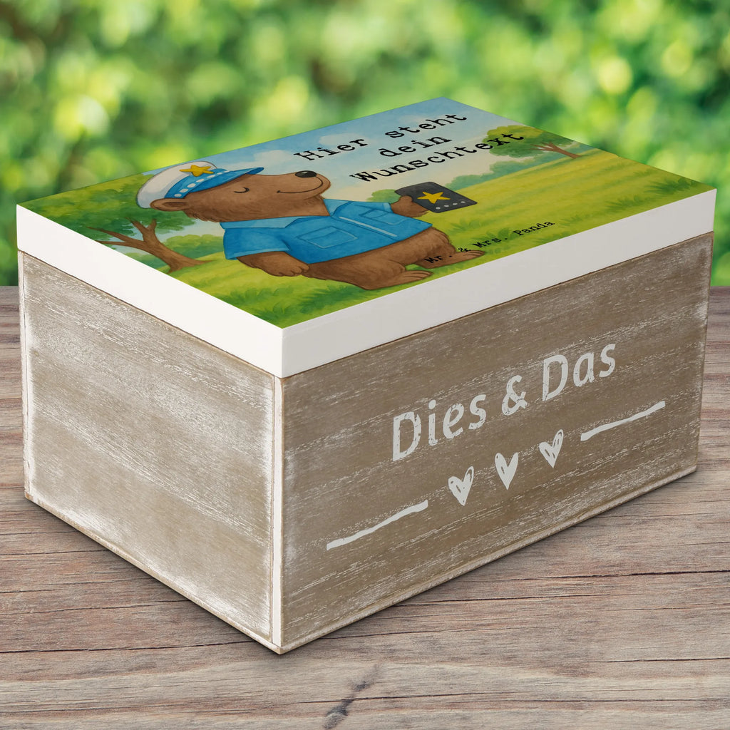 Personalisierte Holzkiste Polizistin Leidenschaft Design Dekokiste mit Namen, Holzkiste mit Namen, Schatulle mit Namen, Erinnerungsbox Personalisiert, Aufbewahrungsbox Personalisiert, GEschenkdose personalisiert, Aufbewahrungsbox mit Namen, Truhe mit Namen, Dekokiste Personalisiert, Schatzkiste mit Namen, Truhe Personalisiert, Geschenkbox personalisiert, mit Namen, Kiste Personalisiert, Kiste mit Namen, Erinnerungskiste, Erinnerungsbox mit Namen, Schatzkiste Personalisiert, Erinnerungskiste Personalisiert, Schatulle Personalisiert, Holzkiste Personalisiert, Beruf, Ausbildung, Jubiläum, Abschied, Rente, Kollege, Kollegin, Geschenk, Schenken, Arbeitskollege, Mitarbeiter, Firma, Danke, Dankeschön, Polizeibeamtin, Polizistin, Studium, Polizei, Cop, Wachfrau