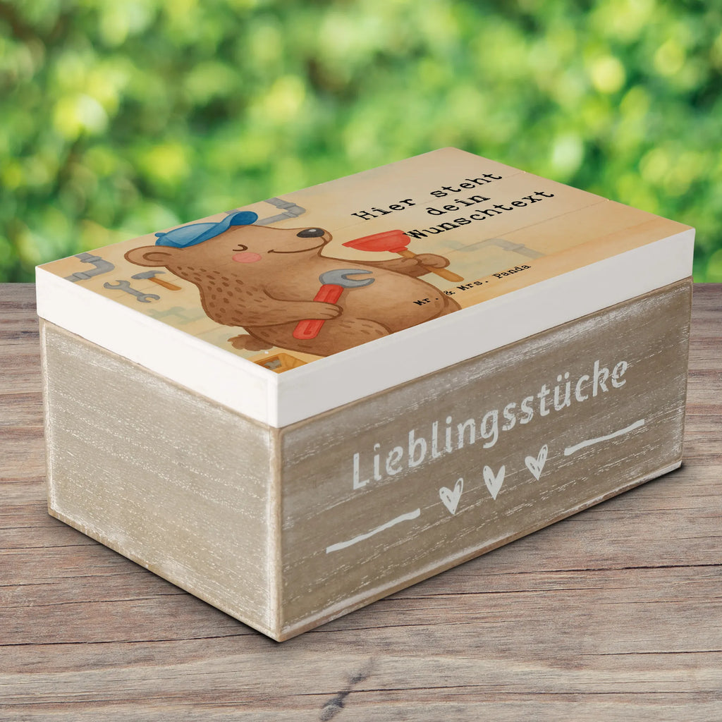 Personalisierte Holzkiste Klempner Leidenschaft Design Erinnerungskiste, Schatulle mit Namen, Truhe Personalisiert, Truhe mit Namen, Geschenkbox personalisiert, Holzkiste Personalisiert, Dekokiste Personalisiert, Holzkiste mit Namen, Erinnerungsbox Personalisiert, mit Namen, Schatzkiste mit Namen, Dekokiste mit Namen, Aufbewahrungsbox mit Namen, Schatzkiste Personalisiert, GEschenkdose personalisiert, Kiste mit Namen, Aufbewahrungsbox Personalisiert, Erinnerungskiste Personalisiert, Kiste Personalisiert, Schatulle Personalisiert, Erinnerungsbox mit Namen, Beruf, Ausbildung, Jubiläum, Abschied, Rente, Kollege, Kollegin, Geschenk, Schenken, Arbeitskollege, Mitarbeiter, Firma, Danke, Dankeschön, Sanitärinstallationen, Fachbetrieb, Klempner, Installateur, Bauklempner, Meister, Gesellenprüfung, Handwerker