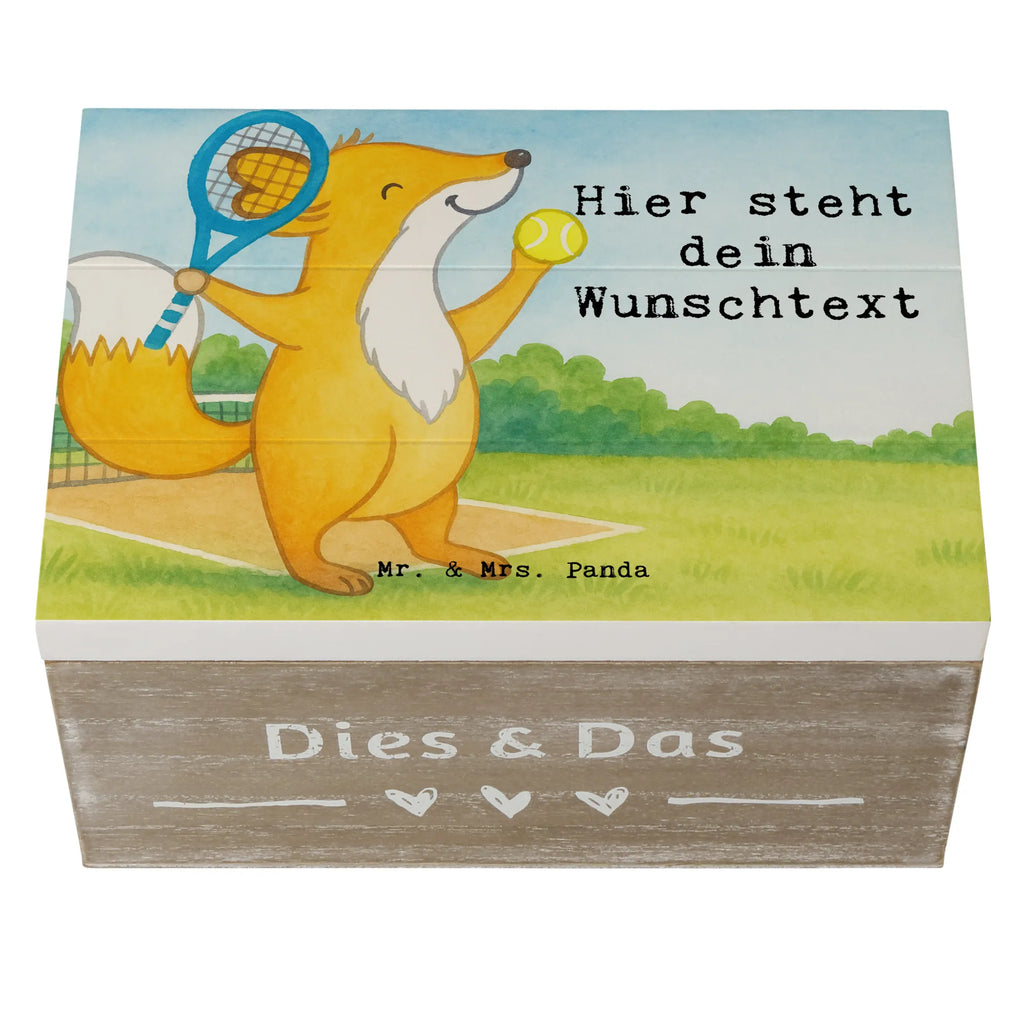 Personalisierte Holzkiste Fuchs Tennis spielen Design Holzkiste mit Namen, Geschenkbox personalisiert, Truhe Personalisiert, Schatulle mit Namen, mit Namen, Erinnerungsbox mit Namen, GEschenkdose personalisiert, Holzkiste Personalisiert, Erinnerungskiste Personalisiert, Erinnerungsbox Personalisiert, Kiste Personalisiert, Kiste mit Namen, Truhe mit Namen, Schatzkiste Personalisiert, Schatzkiste mit Namen, Aufbewahrungsbox mit Namen, Aufbewahrungsbox Personalisiert, Schatulle Personalisiert, Dekokiste mit Namen, Dekokiste Personalisiert, Erinnerungskiste, Geschenk, Sport, Sportart, Hobby, Schenken, Danke, Dankeschön, Auszeichnung, Gewinn, Sportler, Tennis spielen, Tennisverein, Ballsportart, Tennis Turnier, Tennisclub