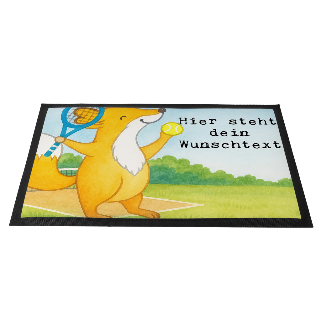 Personalisierte Fußmatte Fuchs Tennis spielen Design Türvorleger personalisiert, Wunschnamen, Namensfussmatte, Bedrucken, Personalisieruung, Personalisiert, Fußmatte bedrucken, Fußmatte mit Namen, Türvorleger mit Namen, Haustürmatte personalisiert, Personalisierte Fußmatte, Geschenk, Sport, Sportart, Hobby, Schenken, Danke, Dankeschön, Auszeichnung, Gewinn, Sportler, Ballsportart, Tennisverein, Tennisclub, Tennis spielen, Tennis Turnier