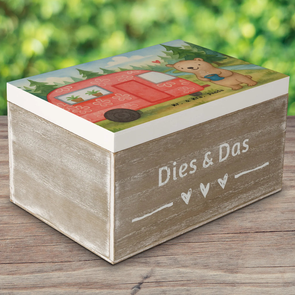 Holzkiste Bär Camper Design Aufbewahrungsbox, XXL, Schatzkiste, Erinnerungsbox, Holzkiste, Geschenkbox, Kiste, Truhe, Dekokiste, Schatulle, Geschenkdose, Erinnerungskiste, Geschenk, Sport, Sportart, Hobby, Schenken, Danke, Dankeschön, Auszeichnung, Gewinn, Sportler, Roadtrip, Camper, Campen, Campingplatz, Zelten, Urlaub, Wohnmobil