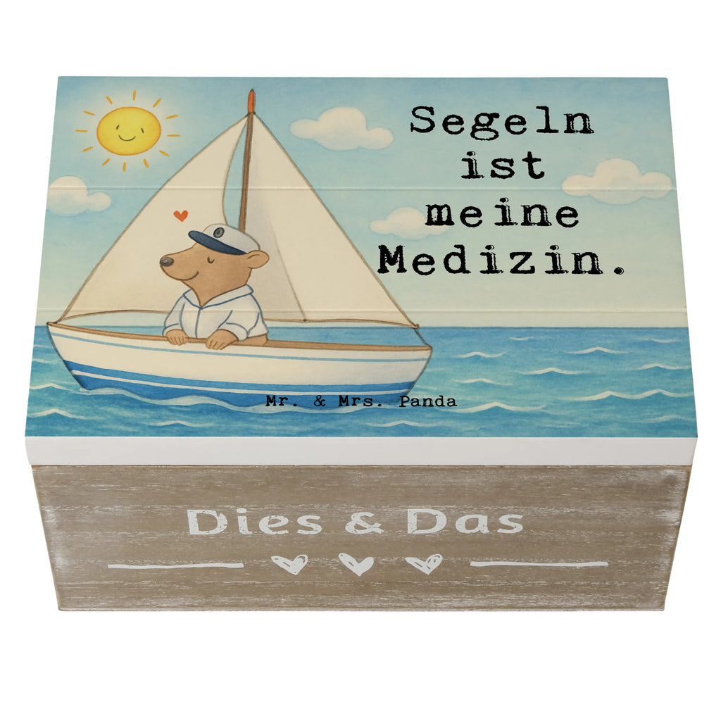 Holzkiste Bär Segeln Design Aufbewahrungsbox, Schatulle, Erinnerungsbox, Dekokiste, XXL, Truhe, Erinnerungskiste, Schatzkiste, Geschenkdose, Kiste, Holzkiste, Geschenkbox, Geschenk, Sport, Sportart, Hobby, Schenken, Danke, Dankeschön, Auszeichnung, Gewinn, Sportler, Segeltörn, Segelboot, Segelschule, segeln, Yachtclub