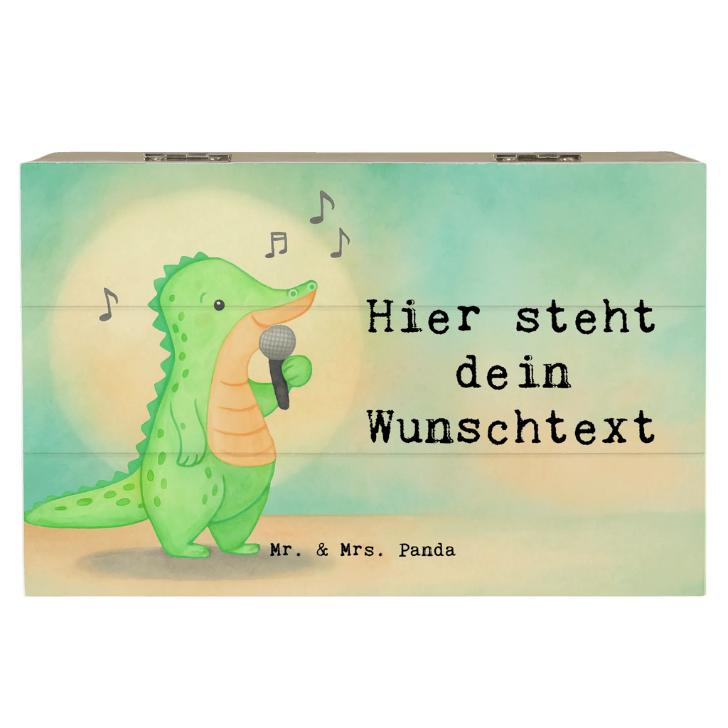 Personalisierte Holzkiste Krokodil Singen Design Kiste Personalisiert, Aufbewahrungsbox mit Namen, Truhe mit Namen, Schatzkiste mit Namen, Geschenkbox personalisiert, Truhe Personalisiert, Dekokiste mit Namen, Kiste mit Namen, Erinnerungsbox mit Namen, Schatulle Personalisiert, Erinnerungsbox Personalisiert, mit Namen, Schatzkiste Personalisiert, Holzkiste mit Namen, Aufbewahrungsbox Personalisiert, Erinnerungskiste, Dekokiste Personalisiert, Schatulle mit Namen, Holzkiste Personalisiert, GEschenkdose personalisiert, Erinnerungskiste Personalisiert, Geschenk, Sport, Sportart, Hobby, Schenken, Danke, Dankeschön, Auszeichnung, Gewinn, Sportler, Live Auftritt, Singen, Band, Hobbysänger, Gesang
