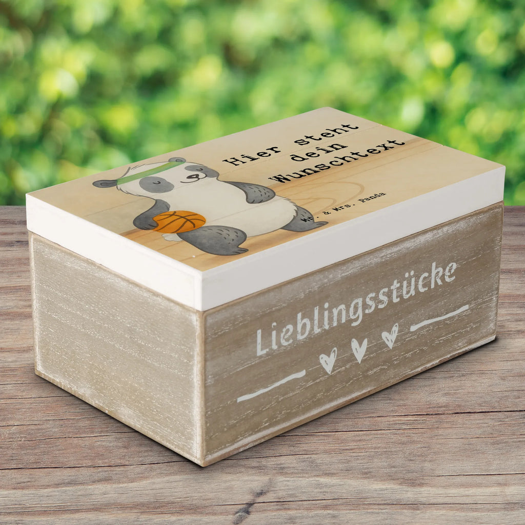 Personalisierte Holzkiste Panda Basketball Design GEschenkdose personalisiert, Truhe Personalisiert, Schatulle Personalisiert, Schatzkiste Personalisiert, Kiste mit Namen, Aufbewahrungsbox mit Namen, Dekokiste Personalisiert, Aufbewahrungsbox Personalisiert, Holzkiste Personalisiert, Erinnerungsbox Personalisiert, Truhe mit Namen, Erinnerungskiste Personalisiert, Holzkiste mit Namen, mit Namen, Geschenkbox personalisiert, Schatulle mit Namen, Kiste Personalisiert, Dekokiste mit Namen, Erinnerungsbox mit Namen, Schatzkiste mit Namen, Erinnerungskiste, Geschenk, Sport, Sportart, Hobby, Schenken, Danke, Dankeschön, Auszeichnung, Gewinn, Sportler, Basketballplatz, Basketball Verband, Basketball, Basketball Verein
