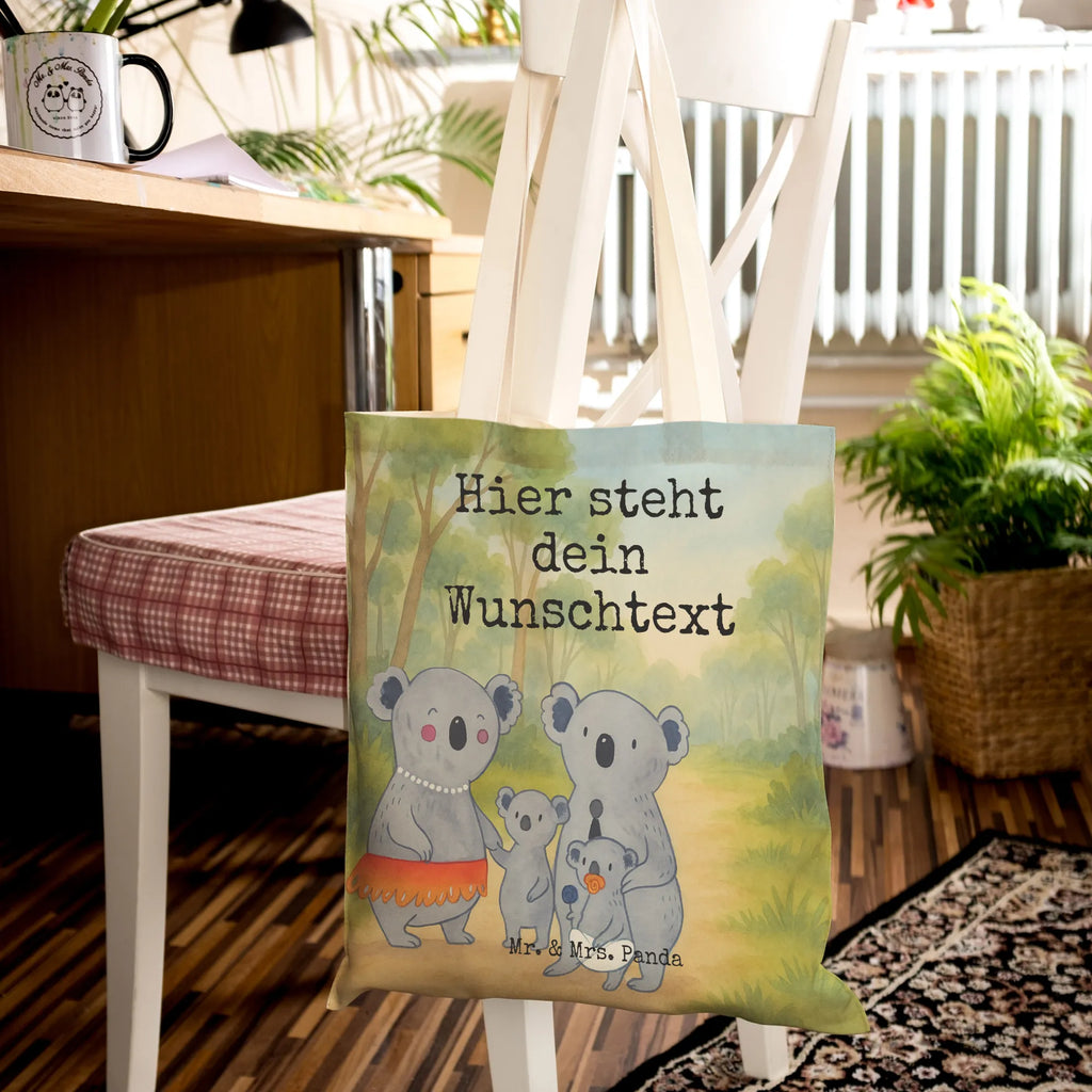 Personalisierte Einkaufstasche Koala Familie Design Tragetasche Modern Mit Gravur, Jutetasche Mit Wunschtext, Leinentasche Mit Gravur, Tragetasche Für Einkäufe Personalisiert, Nachhaltige Tragetasche Personalisiert, Umweltfreundliche Tragetasche Mit Namen, Tragetasche Für Schule Mit Wunschtext, Lustige Tragetasche Mit Text, Kleine Tragetasche Mit Text, Tragetasche Für Kinder Mit Wunschtext, Design Tragetasche Personalisiert, Tragetasche Mit Initialen, Tragetasche Als Geschenk Mit Wunschtext, Wiederverwendbare Tragetasche Mit Wunschtext, Große Tragetasche Mit Namen, Tragetasche Selbst Gestalten, Vintage Tragetasche Mit Wunschtext, Tragetasche Mit Namen, Tragetasche Für Alltag Mit Text, Tragetasche Mit Wunschtext, Tragetasche Mit Personalisierung, Personalisierte Tragetasche, Stofftasche Mit Wunschtext, Tragetasche Für Damen Mit Namen, Tragetasche Mit Motiv Und Wunschtext, Faltbare Tragetasche Mit Wunschtext, Tragetasche Mit Text, Baumwolltasche Mit Namen, Tragetasche Mit Spruch, Tragetasche Personalisiert, Einkaufstasche Personalisiert, Tragetasche Für Herren Personalisiert, Tragetasche Für Büro Mit Namen, Bunte Tragetasche Mit Namen, Tragetasche Bedruckt Mit Wunschtext, Familie, Vatertag, Muttertag, Bruder, Schwester, Mama, Papa, Oma, Opa, Koalas, Familienleben, Family, Geschwister, Koala, Kinder
