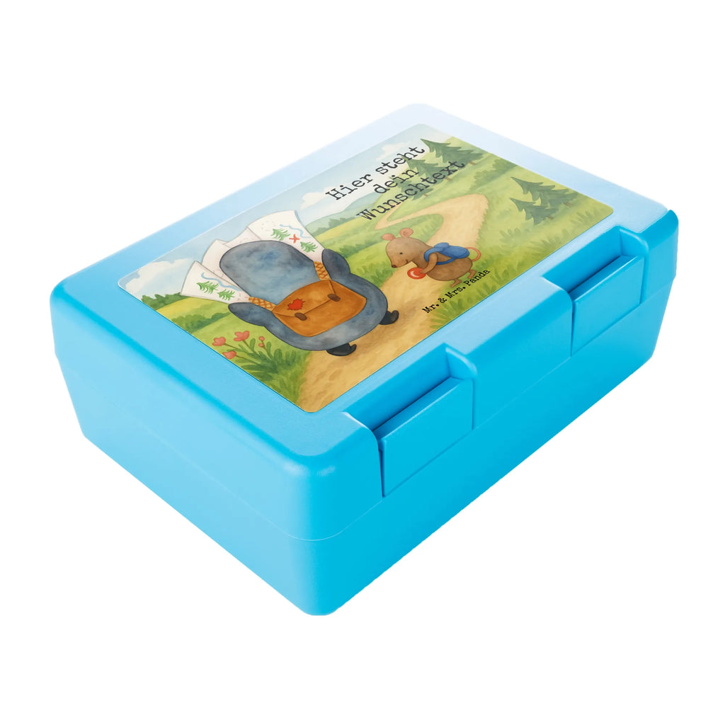 Personalisierte Brotdose Pinguin & Maus Wanderer Design Brotdose Für Unterwegs Mit Namen, Jausenbox Personalisiert, Lustige Brotdose Mit Wunschtext, Butterbrotdose Mit Text, Brotdose Mit Deckel Und Wunschtext, Brotdose Für Mädchen Mit Namen, Brotdose Mit Namen, Brotdose Mit Motiv Und Text, Vesperbox Mit Gravur, Frühstücksdose Mit Namen, Lunchbox Mit Namen, Nachhaltige Brotdose Personalisiert, BPA-Freie Brotdose Mit Wunschtext, Vesperdose Mit Wunschtext, Brotdose Kinder Mit Namen, Brotdose Erwachsene Personalisiert, Personalisierte Brotdose, Wiederverwendbare Brotdose Mit Namen, Kunststoff Brotdose Mit Text, Design Brotdose Mit Wunschtext, Brotdose Kindergarten Personalisiert, Lunchbehälter Mit Wunschtext, Brotdose Schule Mit Wunschtext, Snackbox Mit Namen, Brotdose Kita Mit Namen, Brotdose Personalisiert, Essensdose Mit Wunschtext, Brotdose Für Jungen Personalisiert, Brotdose Mit Wunschnamen, Brotbox Mit Gravur, Essensbox Mit Namen, Pausenbrotbox Personalisiert, Brotdose Mit Wunschtext, Edelstahl Brotdose Mit Gravur, Brotdose Büro Mit Wunschtext, Auslaufsichere Brotdose Mit Namen, Brotdose Mit Text, Pinguin, Abenteurer, Pinguine, Wanderlust, wandern, Abenteuer, Roadtrip, Ausflug