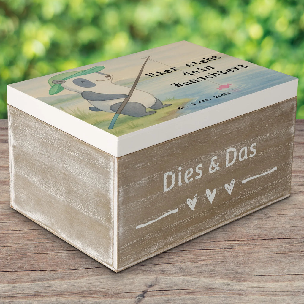 Personalisierte Holzkiste Panda Angeln Design Geschenkbox personalisiert, Truhe Personalisiert, Dekokiste mit Namen, GEschenkdose personalisiert, Holzkiste mit Namen, Erinnerungsbox Personalisiert, Erinnerungskiste, Schatulle mit Namen, Schatzkiste Personalisiert, Erinnerungskiste Personalisiert, Dekokiste Personalisiert, Kiste Personalisiert, Schatulle Personalisiert, Aufbewahrungsbox mit Namen, Erinnerungsbox mit Namen, Aufbewahrungsbox Personalisiert, Truhe mit Namen, Kiste mit Namen, Holzkiste Personalisiert, Schatzkiste mit Namen, mit Namen, Geschenk, Sport, Sportart, Hobby, Schenken, Danke, Dankeschön, Auszeichnung, Gewinn, Sportler, Angelsport, Angler, angeln gehen, Hobbyangler, angeln, Angelverein