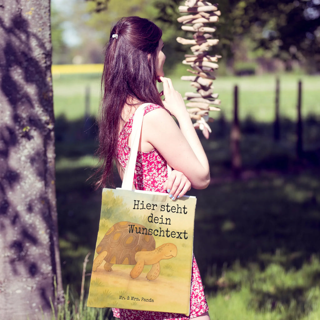 Personalisierte Einkaufstasche Schildkröte Marschieren Design Tragetasche Für Damen Mit Namen, Nachhaltige Tragetasche Personalisiert, Einkaufstasche Personalisiert, Tragetasche Modern Mit Gravur, Stofftasche Mit Wunschtext, Tragetasche Selbst Gestalten, Kleine Tragetasche Mit Text, Tragetasche Mit Wunschtext, Faltbare Tragetasche Mit Wunschtext, Tragetasche Mit Namen, Baumwolltasche Mit Namen, Tragetasche Für Herren Personalisiert, Tragetasche Für Alltag Mit Text, Umweltfreundliche Tragetasche Mit Namen, Tragetasche Für Schule Mit Wunschtext, Tragetasche Mit Spruch, Tragetasche Als Geschenk Mit Wunschtext, Leinentasche Mit Gravur, Tragetasche Mit Initialen, Tragetasche Personalisiert, Tragetasche Für Büro Mit Namen, Lustige Tragetasche Mit Text, Bunte Tragetasche Mit Namen, Jutetasche Mit Wunschtext, Tragetasche Mit Personalisierung, Tragetasche Für Einkäufe Personalisiert, Wiederverwendbare Tragetasche Mit Wunschtext, Tragetasche Mit Text, Vintage Tragetasche Mit Wunschtext, Tragetasche Für Kinder Mit Wunschtext, Tragetasche Bedruckt Mit Wunschtext, Personalisierte Tragetasche, Große Tragetasche Mit Namen, Design Tragetasche Personalisiert, Tragetasche Mit Motiv Und Wunschtext, Meerestiere, Meer, Urlaub, Reiselust, Inspiration, get lost, Lieblingsmensch, Schildkröten, Schildkröte, Abenteuer, Motivation, Neustart