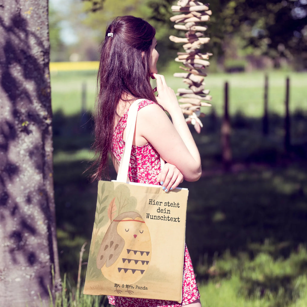 Personalisierte Einkaufstasche Eule Federschmuck Design Leinentasche Mit Gravur, Tragetasche Mit Spruch, Tragetasche Bedruckt Mit Wunschtext, Tragetasche Selbst Gestalten, Tragetasche Für Schule Mit Wunschtext, Design Tragetasche Personalisiert, Umweltfreundliche Tragetasche Mit Namen, Tragetasche Mit Motiv Und Wunschtext, Tragetasche Als Geschenk Mit Wunschtext, Stofftasche Mit Wunschtext, Jutetasche Mit Wunschtext, Wiederverwendbare Tragetasche Mit Wunschtext, Kleine Tragetasche Mit Text, Tragetasche Mit Personalisierung, Vintage Tragetasche Mit Wunschtext, Tragetasche Für Alltag Mit Text, Tragetasche Für Damen Mit Namen, Tragetasche Mit Namen, Tragetasche Für Einkäufe Personalisiert, Tragetasche Modern Mit Gravur, Baumwolltasche Mit Namen, Tragetasche Mit Wunschtext, Tragetasche Für Herren Personalisiert, Tragetasche Mit Initialen, Faltbare Tragetasche Mit Wunschtext, Einkaufstasche Personalisiert, Tragetasche Für Büro Mit Namen, Große Tragetasche Mit Namen, Tragetasche Personalisiert, Nachhaltige Tragetasche Personalisiert, Lustige Tragetasche Mit Text, Tragetasche Für Kinder Mit Wunschtext, Bunte Tragetasche Mit Namen, Personalisierte Tragetasche, Tragetasche Mit Text, Eule, Federschmuck, Das Leben ist ein Abenteuer, Dekoration, Eule Deko, Reisespruch, Owl