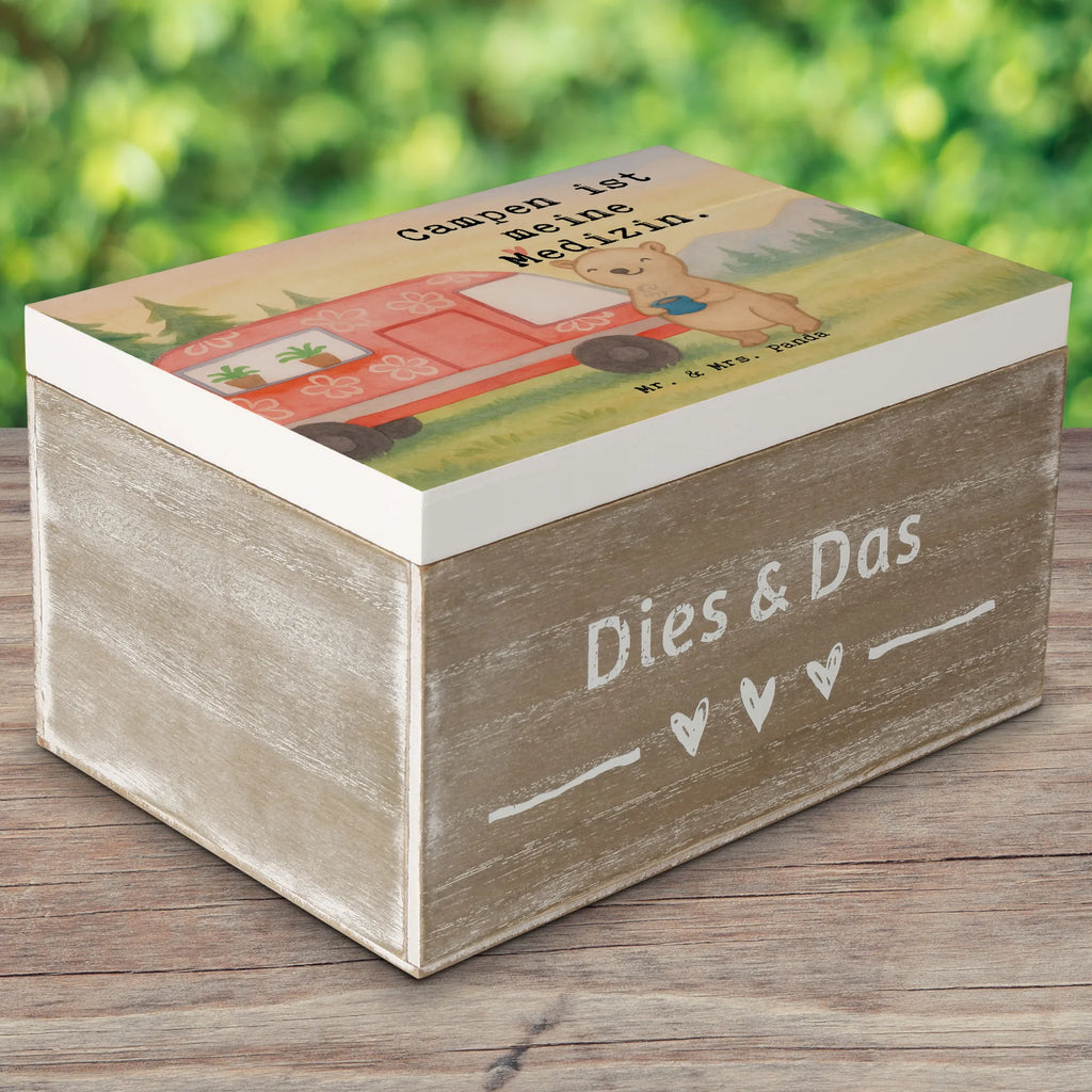 Holzkiste Bär Camper Design Aufbewahrungsbox, XXL, Schatzkiste, Erinnerungsbox, Holzkiste, Geschenkbox, Kiste, Truhe, Dekokiste, Schatulle, Geschenkdose, Erinnerungskiste, Geschenk, Sport, Sportart, Hobby, Schenken, Danke, Dankeschön, Auszeichnung, Gewinn, Sportler, Roadtrip, Camper, Campen, Campingplatz, Zelten, Urlaub, Wohnmobil