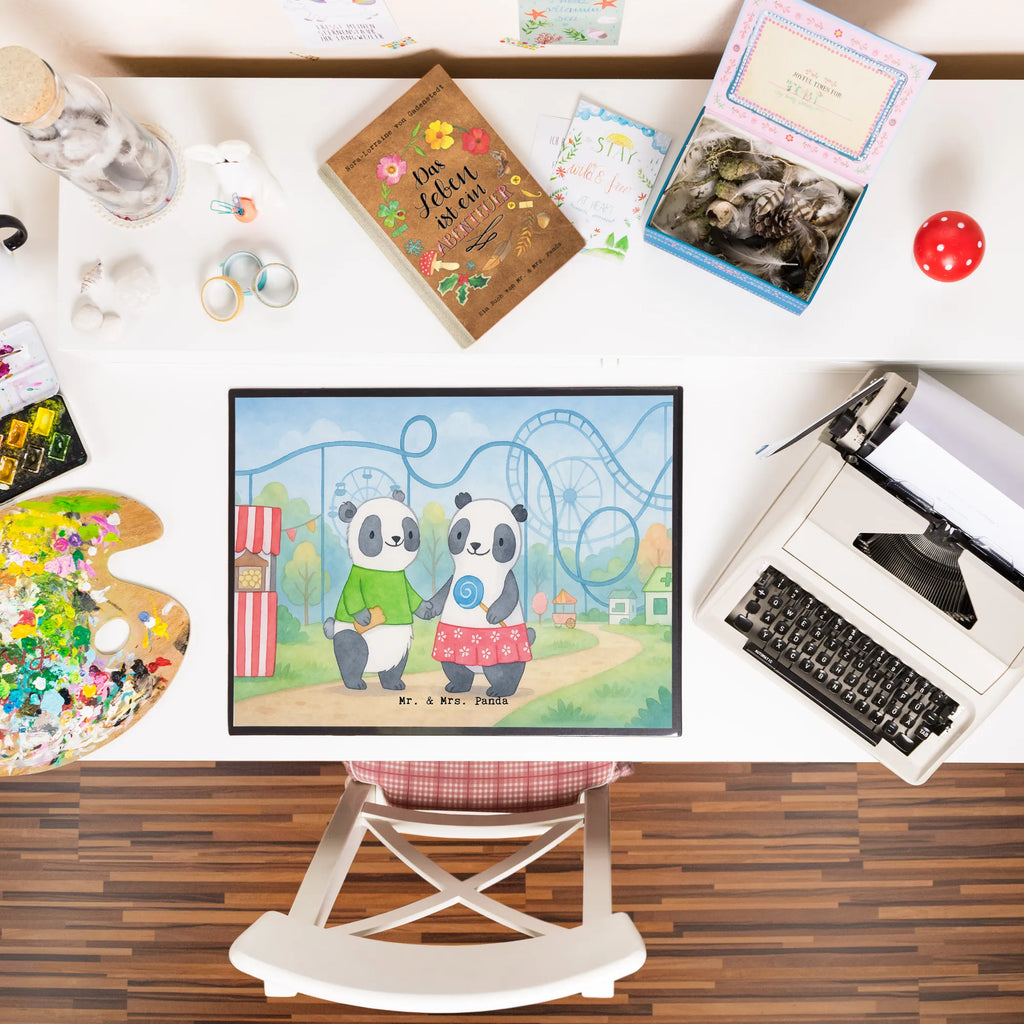 Schreibtischunterlage Pandas Freizeitpark besuchen Design Schreibtisch Unterlagen, Bürobedarf, Schreibtischunterlage Groß, Schreibwaren, Schreibunterlage, Büroartikel, Schreibtischauflage, Geschenk, Sport, Sportart, Hobby, Schenken, Danke, Dankeschön, Auszeichnung, Gewinn, Sportler, Achterbahn fahren, Freizeitpark besuchen