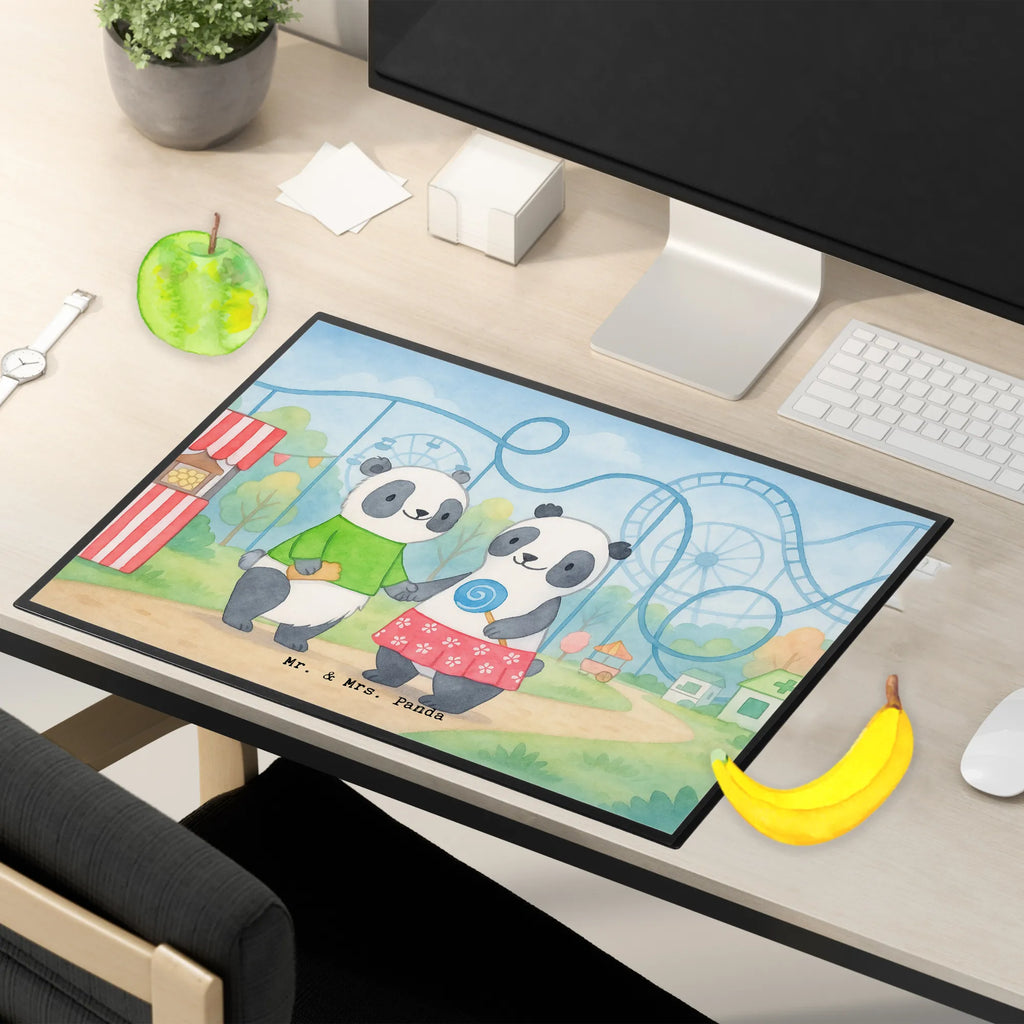 Schreibtischunterlage Pandas Freizeitpark besuchen Design Schreibtisch Unterlagen, Bürobedarf, Schreibtischunterlage Groß, Schreibwaren, Schreibunterlage, Büroartikel, Schreibtischauflage, Geschenk, Sport, Sportart, Hobby, Schenken, Danke, Dankeschön, Auszeichnung, Gewinn, Sportler, Achterbahn fahren, Freizeitpark besuchen