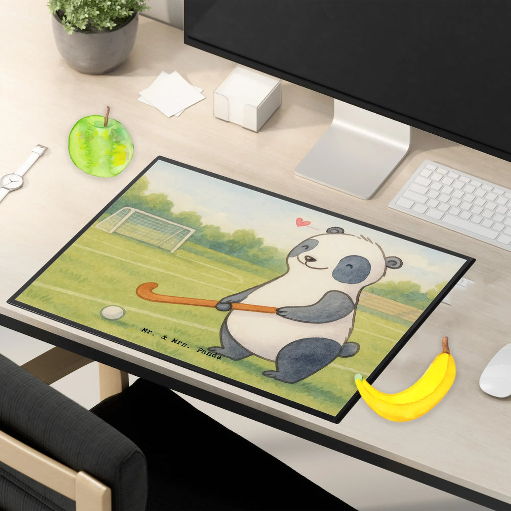 Schreibtischunterlage Panda Hockey spielen Design Büroartikel, Schreibtischunterlage Groß, Schreibwaren, Schreibtischauflage, Bürobedarf, Schreibunterlage, Schreibtisch Unterlagen, Geschenk, Sport, Sportart, Hobby, Schenken, Danke, Dankeschön, Auszeichnung, Gewinn, Sportler, Hockeyschläger, Feldhockey, Hockey spielen, Hockey Verein