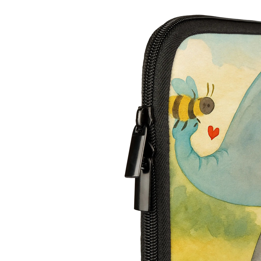 Personalisierte Notebook Tasche Elefant Biene Design Laptop-Messenger-Bag Mit Namen, Notebook-Tasche Modern Mit Namen, Notebook-Umhängetasche Mit Namen, Notebook-Tasche Studenten Mit Namen, Notebook-Tasche Büro Mit Namensgravur, Notebook-Tasche Mit Tragegriff Und Wunschname, Notebook-Tasche Vintage Mit Namenslabel, Notebook-Case Mit Namenslabel, Laptophülle Mit Namen, Notebook-Tasche Wasserfest Mit Namensgravur, Laptop-Case Mit Wunschname, Notebook-Tasche Für Herren Mit Namensgravur, Notebook-Tasche Mit Schultergurt Mit Namenslabel, Notebook-Tasche Slim Mit Wunschname, Notebook-Sleeve Mit Wunschname, Notebook-Tasche Mit Zubehörfach Und Namen, Notebook-Tasche Aus Nylon Mit Namensdruck, Notebook-Tasche Klassisch Mit Wunschname, Notebook-Querträger Mit Namensgravur, Notebook-Tasche Aus Neopren Mit Wunschname, Laptop-Rucksack Mit Namensschild, Notebook-Tasche Gepolstert Mit Wunschname, Notebook-Tasche Casual Mit Namen, Laptop-Aktentasche Mit Wunschname, Notebook-Tasche Ergonomisch Mit Namen, Notebook-Tasche Für 17 Zoll Mit Namen, Notebook-Tasche Für 13 Zoll Mit Wunschname, Notebook-Tasche Rucksackstil Mit Wunschname, Notebook-Tasche Für 15 Zoll Mit Namensgravur, Notebooktasche Mit Namen, Laptop-Hülle Mit Namensgravur, Notebook-Aktentasche Mit Namenslabel, Notebook-Tasche Reisegeeignet Mit Wunschname, Notebook-Tasche Business Mit Namensdruck, Notebook-Tasche Leicht Mit Namensgravur, Notebook-Tasche Aus Leder Mit Namen, Notebookhülle Mit Namensdruck, Notebook-Tasche Minimalistisch Mit Namen, Notebook-Tasche Mit Organizer Und Namen, Laptop-Sleeve Mit Namen, Notebook-Rucksack Mit Namen, Notebook-Tasche Robust Mit Wunschname, Laptop-Umhängetasche Mit Wunschname, Laptoptasche Mit Wunschname, Notebook-Tasche Aus Canvas Mit Namen, Personalisierte Notebooktasche, Notebook-Tasche Für Damen Mit Wunschname, Notebook-Tasche Mit Reißverschluss Und Namen, Tiermotive, Gute Laune, lustige Sprüche, Tiere, Liebesbeweis, Liebesspruch, Hochzeitsgeschenk, Biene, Heiratsantrag, Liebe, Elefant, Liebesgeschenk, Jahrestag