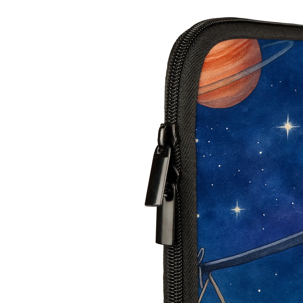 Personalisierte Notebook Tasche Sternzeichen Waage Design Notebook-Tasche Mit Schultergurt Mit Namenslabel, Laptop-Aktentasche Mit Wunschname, Notebook-Tasche Slim Mit Wunschname, Notebook-Tasche Minimalistisch Mit Namen, Notebook-Tasche Studenten Mit Namen, Laptop-Sleeve Mit Namen, Notebook-Tasche Klassisch Mit Wunschname, Notebook-Tasche Rucksackstil Mit Wunschname, Laptoptasche Mit Wunschname, Notebook-Tasche Aus Nylon Mit Namensdruck, Notebook-Querträger Mit Namensgravur, Notebook-Tasche Leicht Mit Namensgravur, Notebook-Tasche Mit Reißverschluss Und Namen, Notebook-Tasche Mit Organizer Und Namen, Notebook-Tasche Büro Mit Namensgravur, Notebooktasche Mit Namen, Notebook-Tasche Für 15 Zoll Mit Namensgravur, Notebook-Tasche Für Damen Mit Wunschname, Notebook-Tasche Vintage Mit Namenslabel, Notebook-Tasche Reisegeeignet Mit Wunschname, Notebook-Case Mit Namenslabel, Notebook-Sleeve Mit Wunschname, Notebook-Aktentasche Mit Namenslabel, Notebook-Tasche Für 17 Zoll Mit Namen, Notebook-Tasche Robust Mit Wunschname, Notebook-Tasche Gepolstert Mit Wunschname, Notebook-Tasche Wasserfest Mit Namensgravur, Notebook-Tasche Ergonomisch Mit Namen, Laptop-Messenger-Bag Mit Namen, Laptop-Hülle Mit Namensgravur, Notebook-Tasche Für 13 Zoll Mit Wunschname, Notebook-Rucksack Mit Namen, Notebook-Tasche Casual Mit Namen, Notebook-Tasche Business Mit Namensdruck, Notebookhülle Mit Namensdruck, Notebook-Tasche Für Herren Mit Namensgravur, Notebook-Umhängetasche Mit Namen, Notebook-Tasche Mit Tragegriff Und Wunschname, Notebook-Tasche Aus Leder Mit Namen, Laptop-Case Mit Wunschname, Laptop-Umhängetasche Mit Wunschname, Notebook-Tasche Modern Mit Namen, Laptop-Rucksack Mit Namensschild, Laptophülle Mit Namen, Personalisierte Notebooktasche, Notebook-Tasche Mit Zubehörfach Und Namen, Notebook-Tasche Aus Canvas Mit Namen, Notebook-Tasche Aus Neopren Mit Wunschname, Tierkreiszeichen, Sternzeichen, Horoskop, Astrologie, Aszendent, Geschenk Oktober, Waage Sternzeichen, Geburtstag September, Geburtstag Oktober, Hummel, Waage Geschenk, Gleichgewicht, Waage, Marienkäfer, Biene, Geschenk September