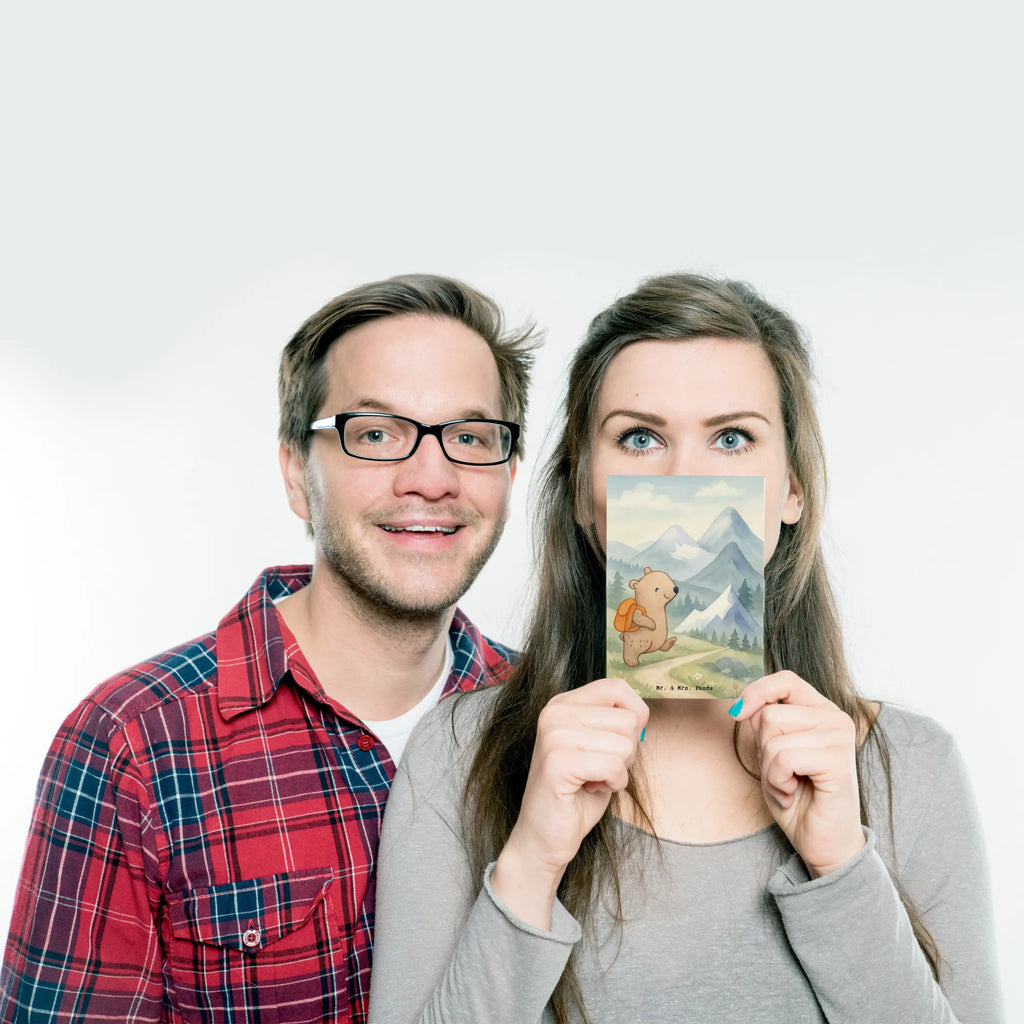 Postkarte Bär Bergsteigen Design Geburtstagskarte, Grußkarte, Einladungskarten Geburtstag, Einladung, Einladungskarte, Postkarte, Karte, Dankeskarte, Ansichtskarten, Geschenkkarte, Einladung Geburtstag, Ansichtskarte, Geschenk, Sport, Sportart, Hobby, Schenken, Danke, Dankeschön, Auszeichnung, Gewinn, Sportler, wandern, Alpinwandern, Bergsteigen, Alpinismus, Trekking, Bergsport