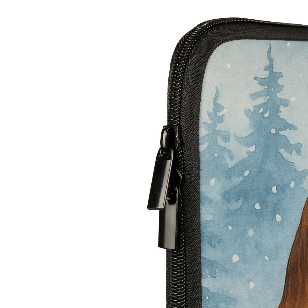 Notebook Tasche Rotkehlchen Schlitten Design Notebook-Tasche Wasserfest, Notebook-Tasche Aus Canvas, Notebook-Tasche Mit Zubehörfach, Notebook-Tasche Ergonomisch, Notebook-Sleeve, Laptop-Hülle, Notebook-Tasche Mit Schultergurt, Laptop-Case, Laptophülle, Notebook-Tasche Für Herren, Notebook-Tasche Für 17 Zoll, Notebook-Tasche Mit Tragegriff, Laptop-Messenger-Bag, Notebook-Tasche Leicht, Notebook-Tasche Für 13 Zoll, Laptop-Rucksack, Notebook-Tasche Gepolstert, Notebook-Tasche Für Damen, Notebook-Tasche Business, Notebook-Tasche Minimalistisch, Notebook-Tasche Slim, Notebook-Tasche Aus Neopren, Laptop-Aktentasche, Notebook-Tasche Klassisch, Notebook-Tasche Robust, Notebook-Umhängetasche, Notebook-Tasche Casual, Notebook-Tasche Für 15 Zoll, Notebook-Tasche Mit Reißverschluss, Notebook-Tasche Mit Organizer, ChatGPT:<br />Notebooktasche, Notebook-Querträger, Laptop-Sleeve, Notebook-Tasche Aus Nylon, Notebook-Tasche Rucksackstil, Notebook-Tasche Büro, Notebook-Tasche Aus Leder, Notebook-Aktentasche, Notebook-Tasche Studenten, Notebook-Rucksack, Notebook-Case, Notebookhülle, Laptop-Umhängetasche, Laptoptasche, Notebook-Tasche Vintage, Notebook-Tasche Modern, Notebook-Tasche Reisegeeignet, Winter, Weihnachten, Weihnachtsdeko, Nikolaus, Advent, Heiligabend, Wintermotiv, Schlitten, Vogel