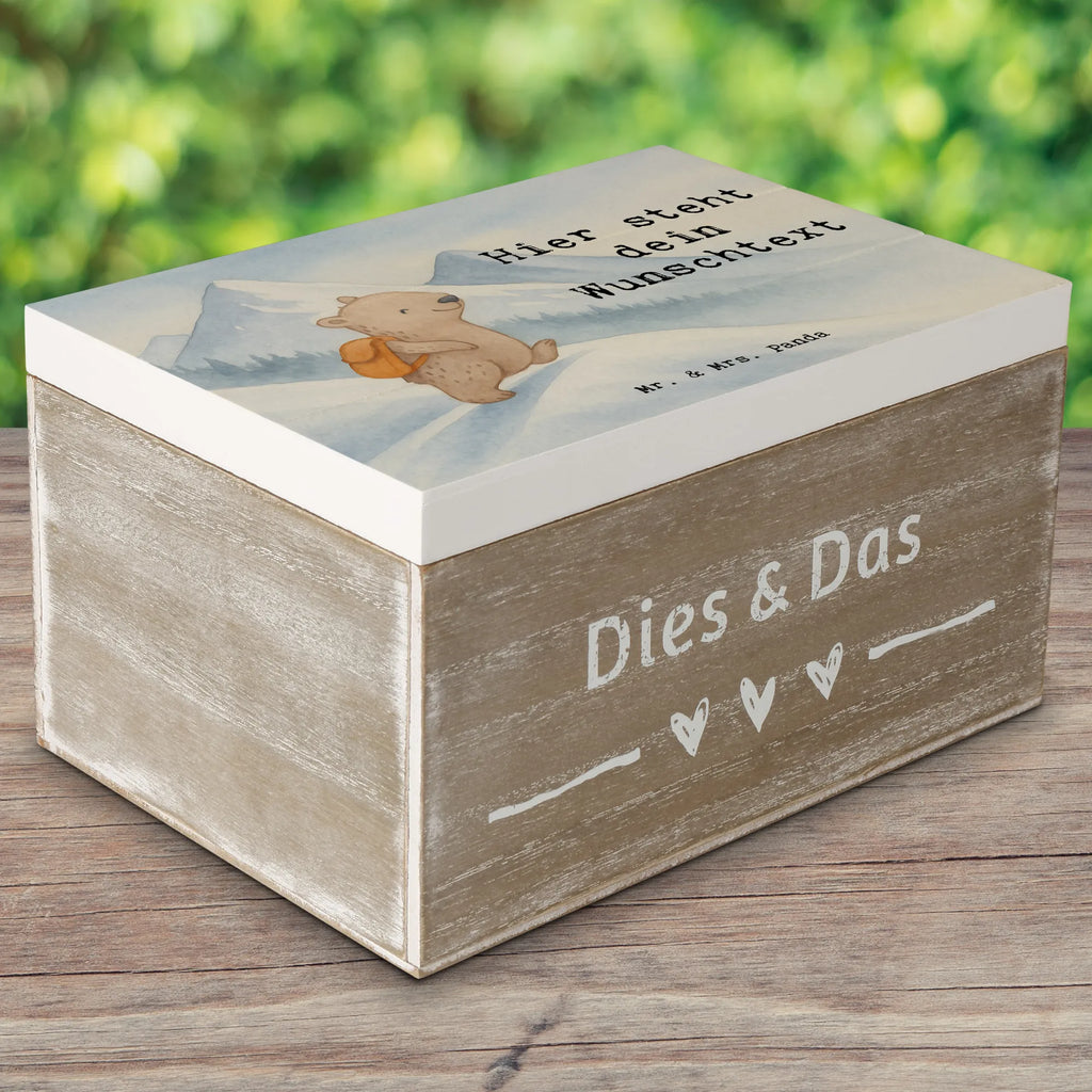 Personalisierte Holzkiste Bär Bergsteigen Design Dekokiste mit Namen, GEschenkdose personalisiert, mit Namen, Holzkiste Personalisiert, Kiste mit Namen, Erinnerungskiste, Aufbewahrungsbox Personalisiert, Truhe Personalisiert, Schatulle Personalisiert, Truhe mit Namen, Erinnerungskiste Personalisiert, Schatulle mit Namen, Erinnerungsbox Personalisiert, Geschenkbox personalisiert, Holzkiste mit Namen, Schatzkiste mit Namen, Dekokiste Personalisiert, Aufbewahrungsbox mit Namen, Kiste Personalisiert, Schatzkiste Personalisiert, Erinnerungsbox mit Namen, Geschenk, Sport, Sportart, Hobby, Schenken, Danke, Dankeschön, Auszeichnung, Gewinn, Sportler, Bergsteigen, Alpinismus, Alpinwandern, Bergsport, Trekking, wandern