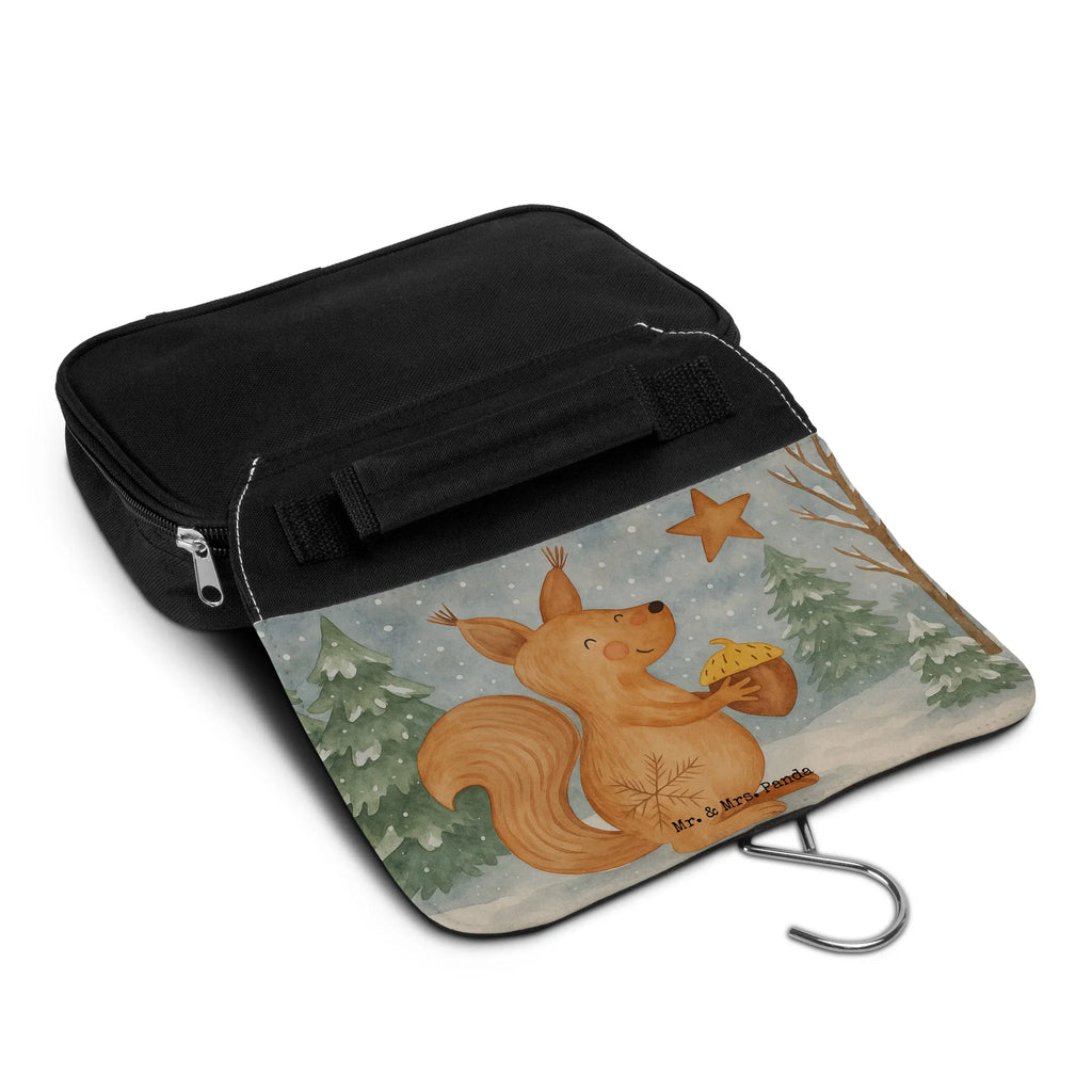 Kulturbeutel Eichhörnchen Weihnachten Design Kulturbeutel Reise, Kulturbeutel Aus Leder, Kulturbeutel Aus Baumwolle, Kulturbeutel Flugzeug, Reisebeutel, Kulturbeutel Herren, Kulturbeutel, Waschbeutel, Kulturbeutel Waschbar, Kulturbeutel Klein, Kulturbeutel Geschenkidee, Toilettentasche, Kulturbeutel Handgepäck, Edler Kulturbeutel, Klassischer Kulturbeutel, Kulturbeutel Kompakt, Kulturbeutel Organizer, Kulturbeutel Für Wochenende, Umweltfreundlicher Kulturbeutel, Kulturbeutel Aus Filz, Kulturbeutel Transparent, Kulturbeutel Mit Haken, Kulturbeutel Zum Aufhängen, Kulturbeutel Set, Schlichter Kulturbeutel, Kosmetiktasche, Kulturbeutel Groß, Moderner Kulturbeutel, Kulturbeutel Damen, Kulturbeutel Wasserdicht, Kulturbeutel Mit Reißverschluss, Lustiger Kulturbeutel, Kulturbeutel Aus Stoff, Kulturbeutel Für Urlaub, Kulturbeutel Kinder, Kulturtasche, Kulturbeutel Mit Spiegel, Kulturbeutel für Herren, Kulturbeutel Aus Kunststoff, Kulturbeutel Mit Fächern, Nachhaltiger Kulturbeutel, Kulturbeutel Für Businessreise, Kulturbeutel Unisex, Necessaire, Design Kulturbeutel, Winter, Weihnachten, Weihnachtsdeko, Nikolaus, Advent, Heiligabend, Wintermotiv, Frohe Weihnachten, Weihnachtsgruß, Guten Rutsch, Weihnachtsmotiv, Vogel, Frohes neues Jahr, Neujahr