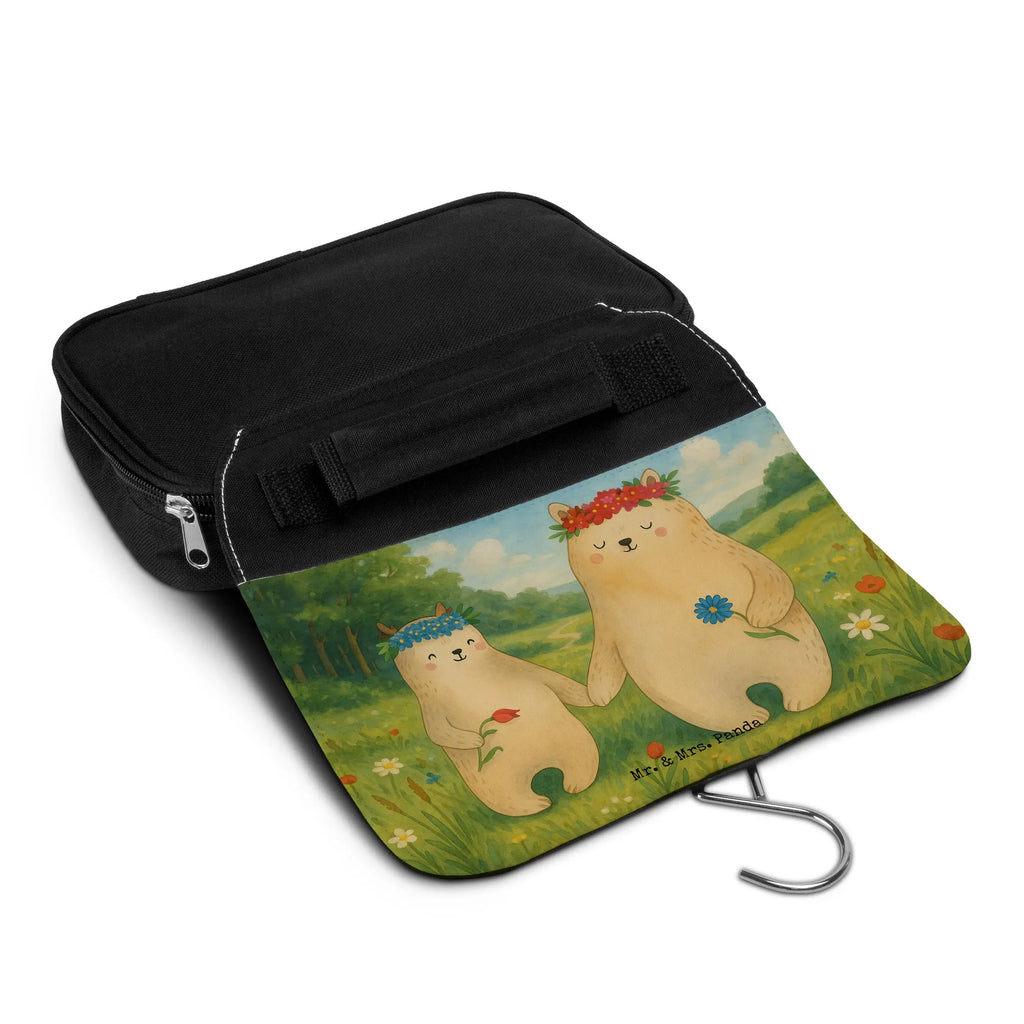 Kulturbeutel Bären mit Blumenkranz Design Kulturbeutel Mit Spiegel, Kulturbeutel Handgepäck, Umweltfreundlicher Kulturbeutel, Toilettentasche, Kulturbeutel Reise, Kulturbeutel Für Urlaub, Kulturbeutel Herren, Kulturbeutel Waschbar, Kulturbeutel Transparent, Kulturbeutel Kinder, Kulturbeutel Damen, Kulturbeutel Unisex, Kulturbeutel, Kulturbeutel Groß, Kulturbeutel Aus Filz, Waschbeutel, Kulturbeutel Für Businessreise, Kulturbeutel Geschenkidee, Schlichter Kulturbeutel, Kulturbeutel Organizer, Kulturbeutel Aus Kunststoff, Kulturbeutel Aus Baumwolle, Kulturbeutel Zum Aufhängen, Klassischer Kulturbeutel, Kulturbeutel Mit Haken, Kulturtasche, Kulturbeutel für Herren, Kulturbeutel Mit Fächern, Kulturbeutel Aus Leder, Edler Kulturbeutel, Nachhaltiger Kulturbeutel, Kulturbeutel Aus Stoff, Kulturbeutel Klein, Reisebeutel, Kulturbeutel Flugzeug, Lustiger Kulturbeutel, Kosmetiktasche, Kulturbeutel Mit Reißverschluss, Kulturbeutel Kompakt, Kulturbeutel Wasserdicht, Design Kulturbeutel, Necessaire, Kulturbeutel Set, Moderner Kulturbeutel, Kulturbeutel Für Wochenende, Familie, Vatertag, Muttertag, Bruder, Schwester, Mama, Papa, Oma, Opa, weltbeste Mama, Geschenk Mama. Muttertag, Lieblingsmensch, Family, beste Mutter, Töchter, Bären, Kind, Mutter, Bär, Mami, Mutti, Tochter, Lieblingsmama, Kinder, Vorbild